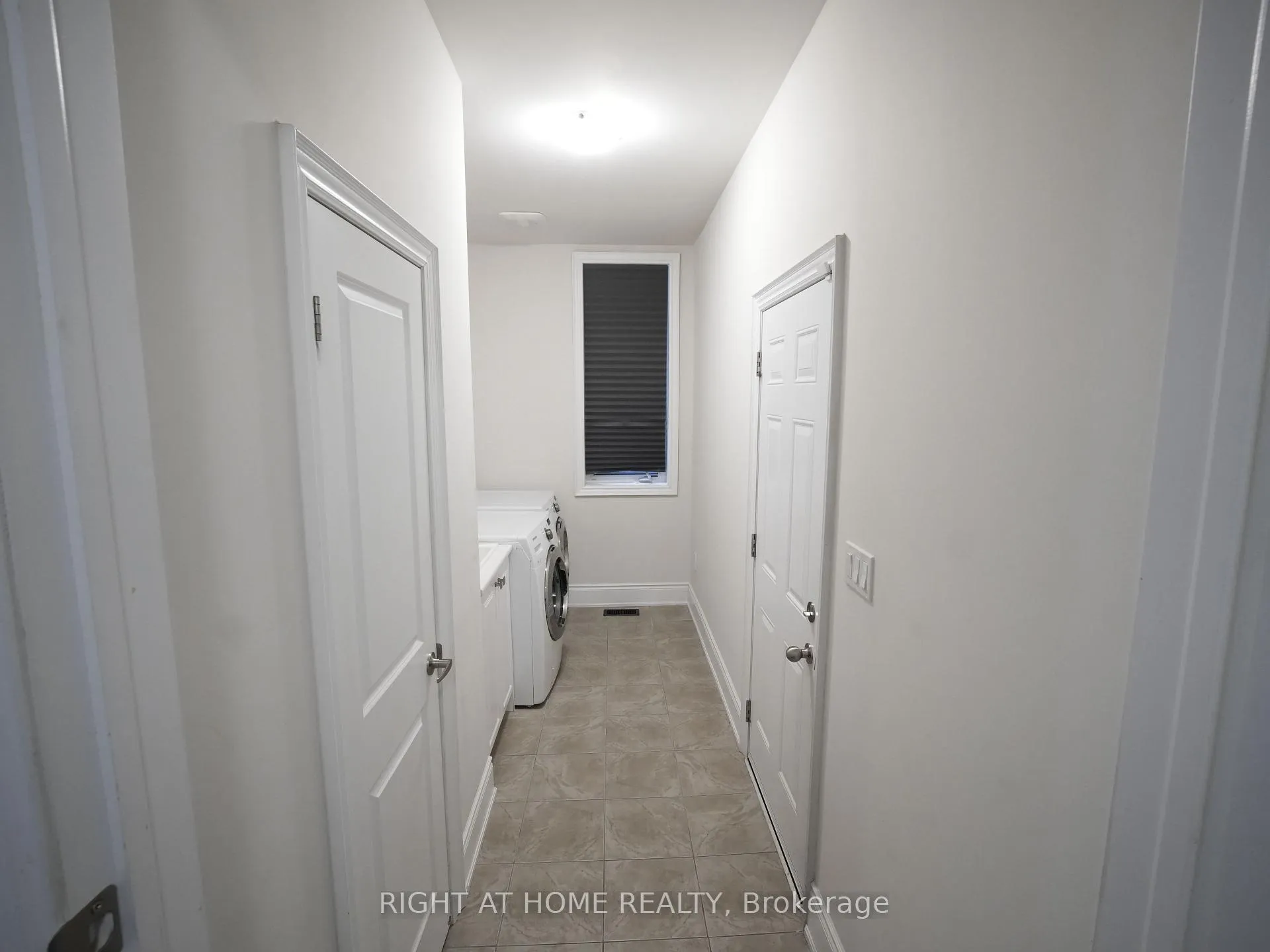 Photo 30 of Unit upper, 30 Alistair Crescent, Vaughan, Kleinburg — HOMEH