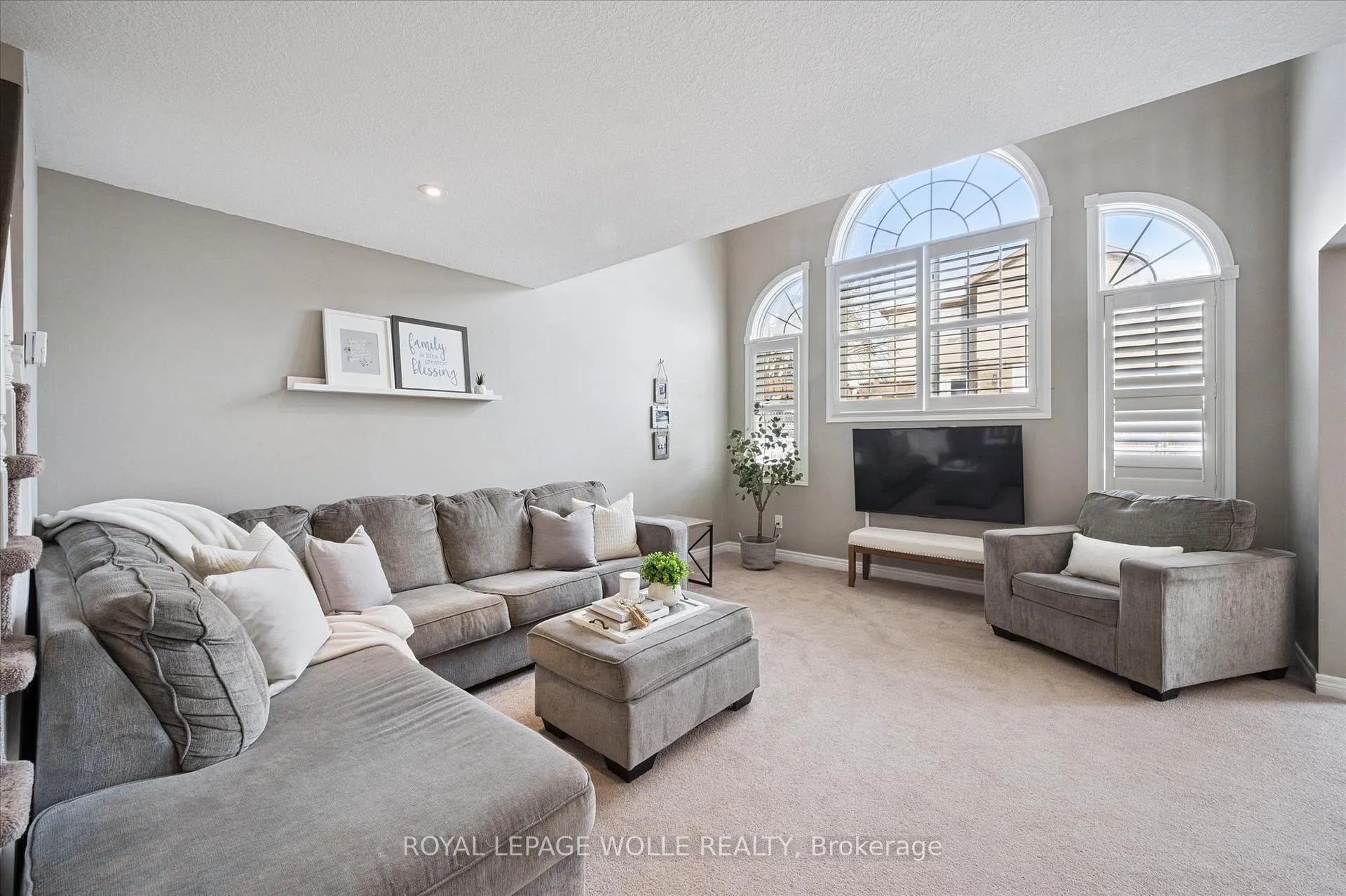 Photo 8 of 731 Breakwater Crescent, Waterloo — HOMEH