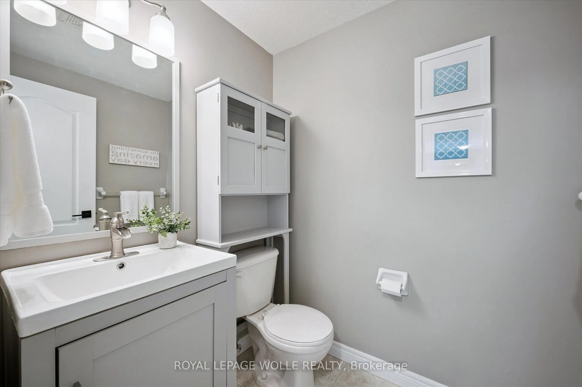 Photo 16 of 731 Breakwater Crescent, Waterloo — HOMEH