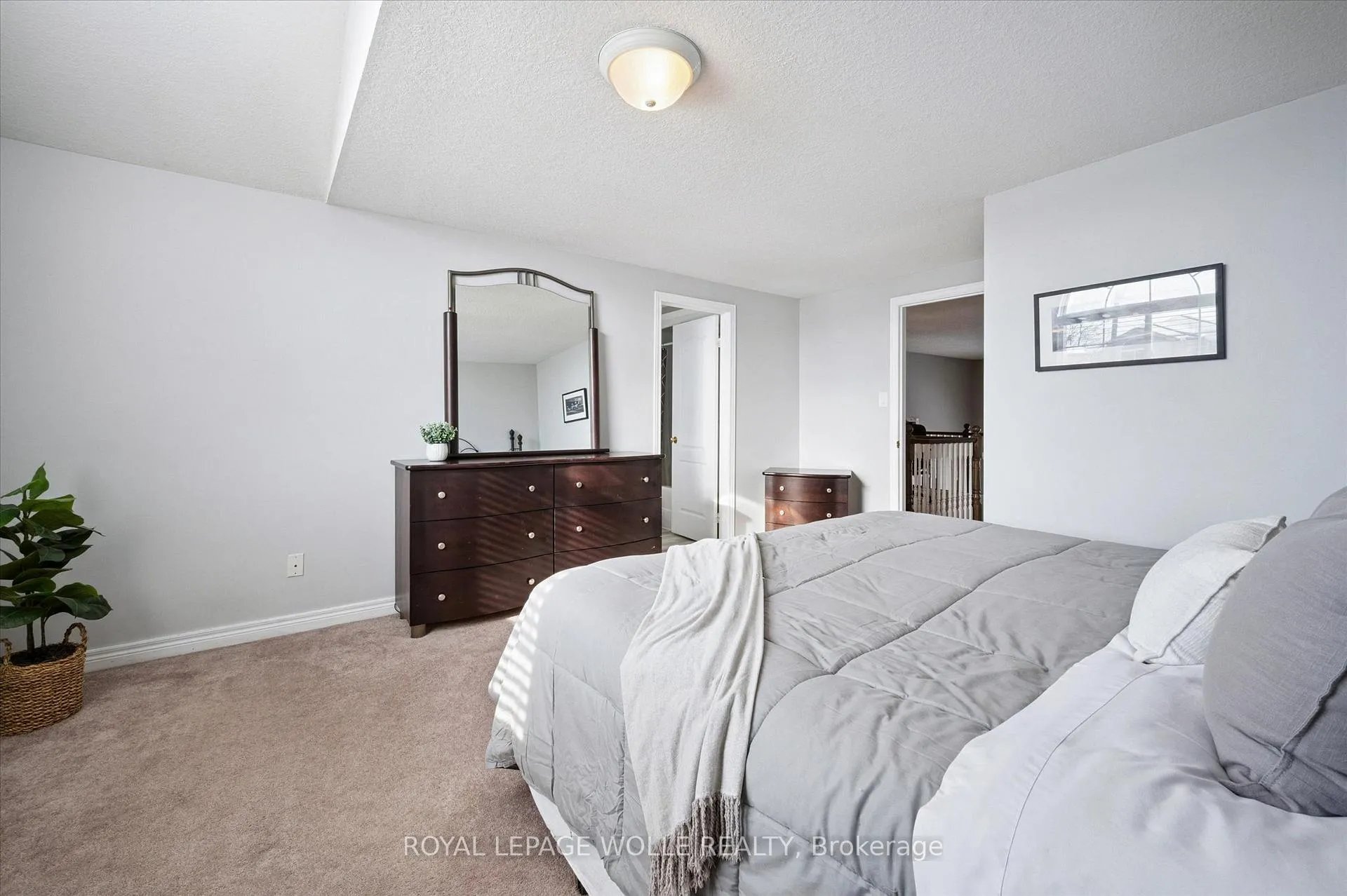 Photo 25 of 731 Breakwater Crescent, Waterloo — HOMEH