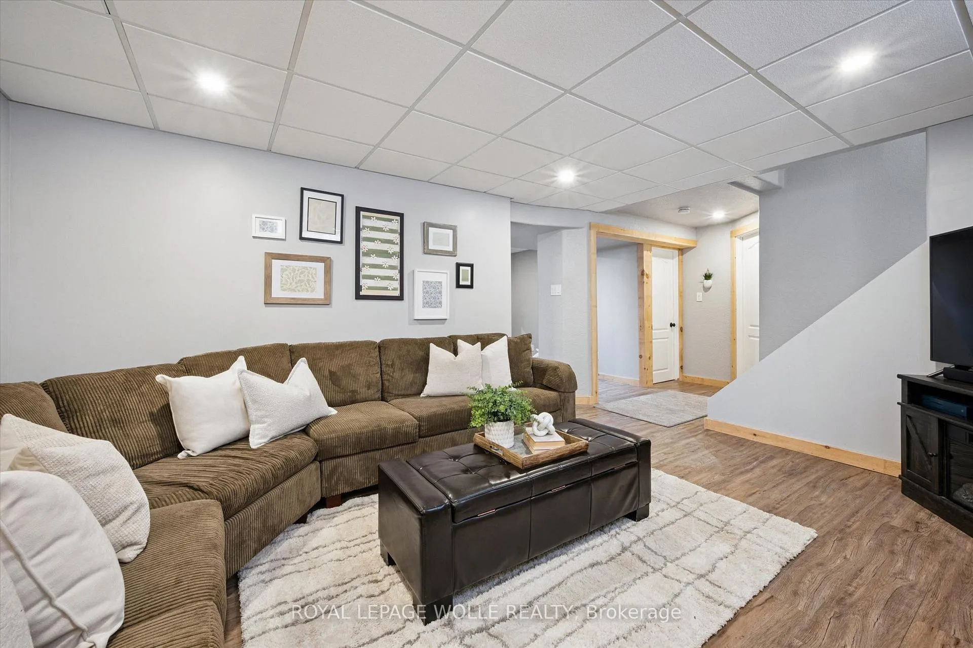 Photo 29 of 731 Breakwater Crescent, Waterloo — HOMEH