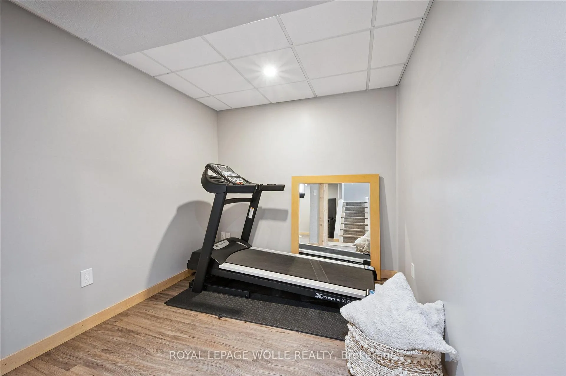 Photo 30 of 731 Breakwater Crescent, Waterloo — HOMEH