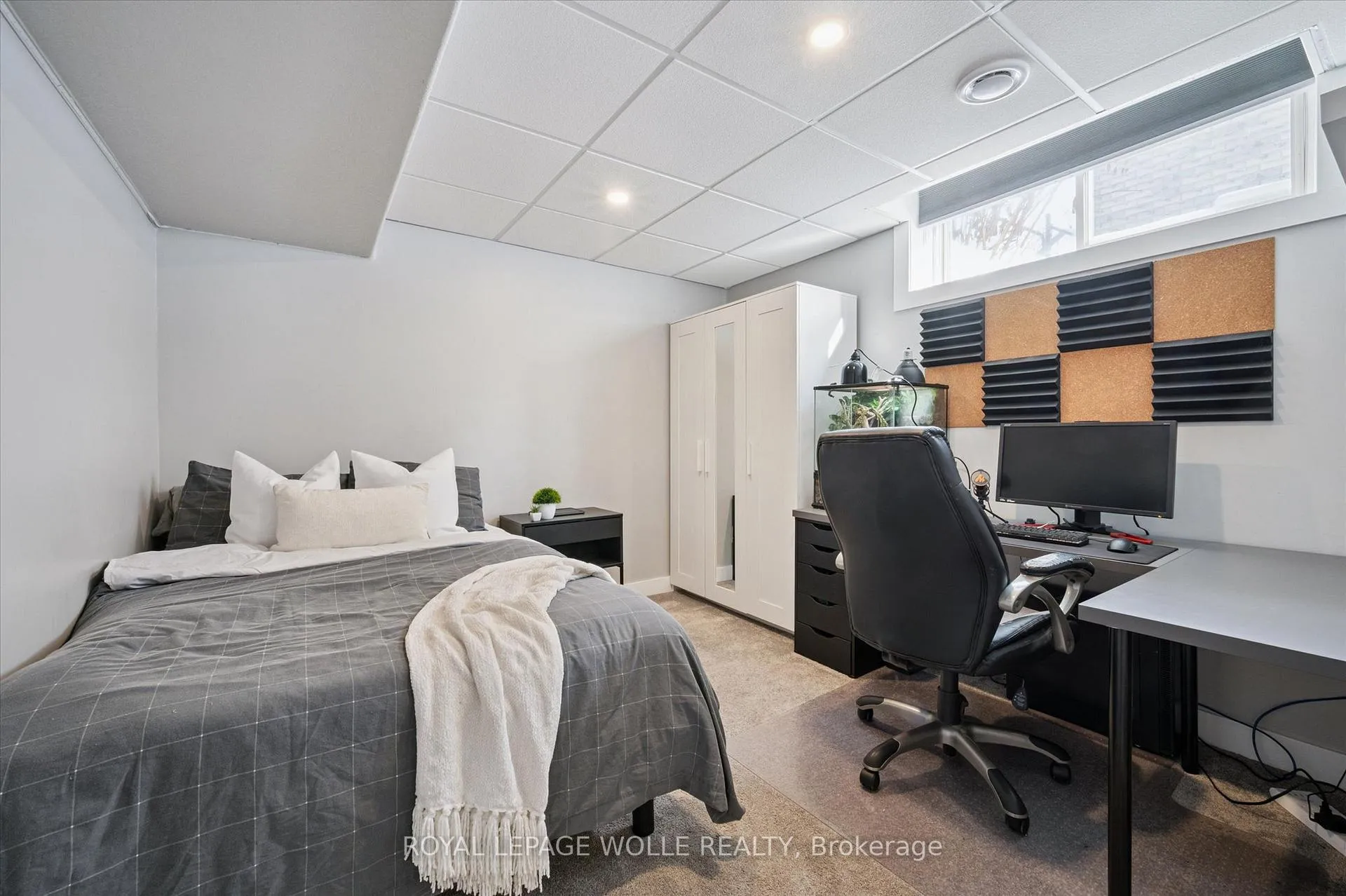 Photo 31 of 731 Breakwater Crescent, Waterloo — HOMEH