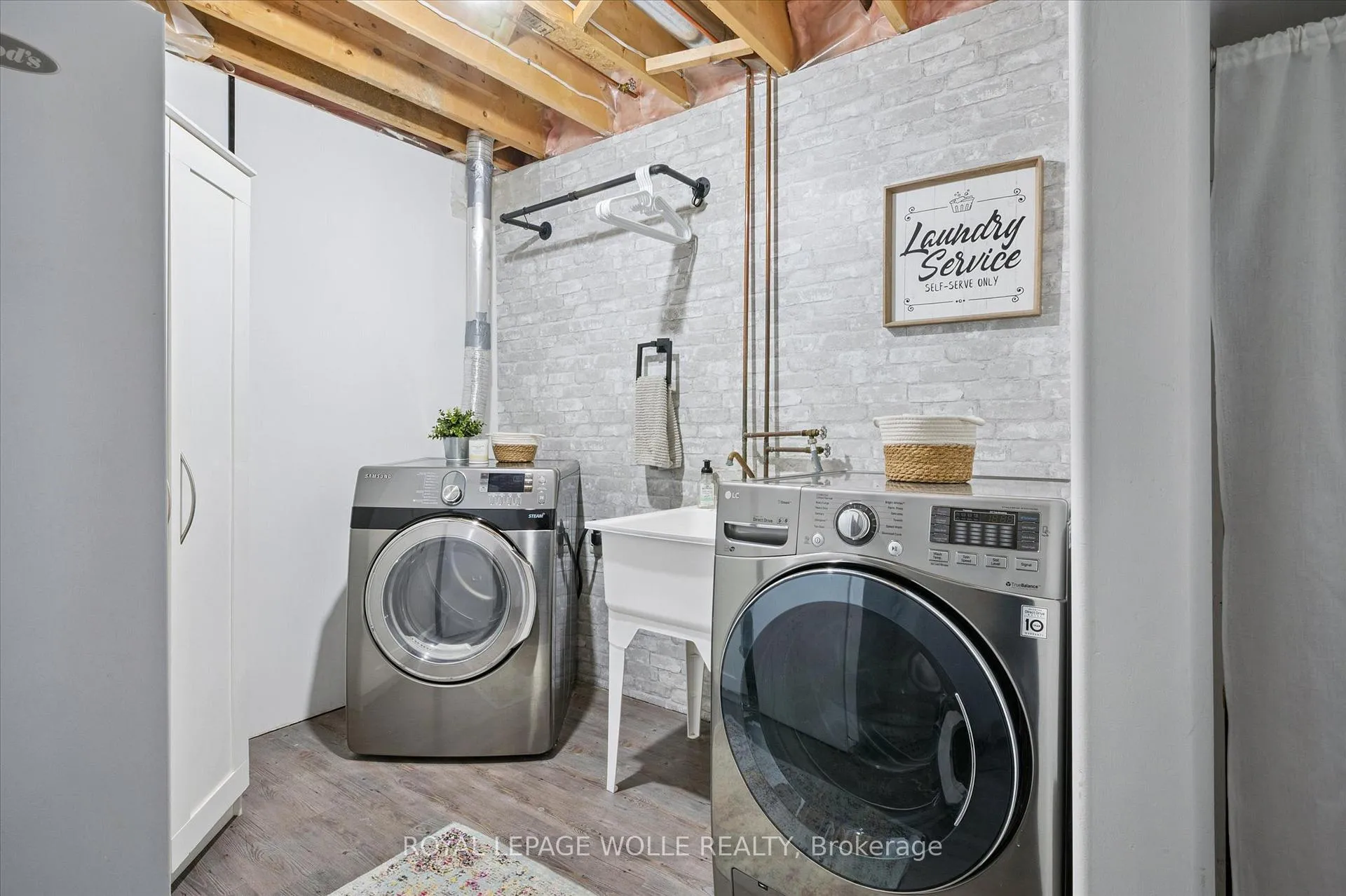 Photo 32 of 731 Breakwater Crescent, Waterloo — HOMEH