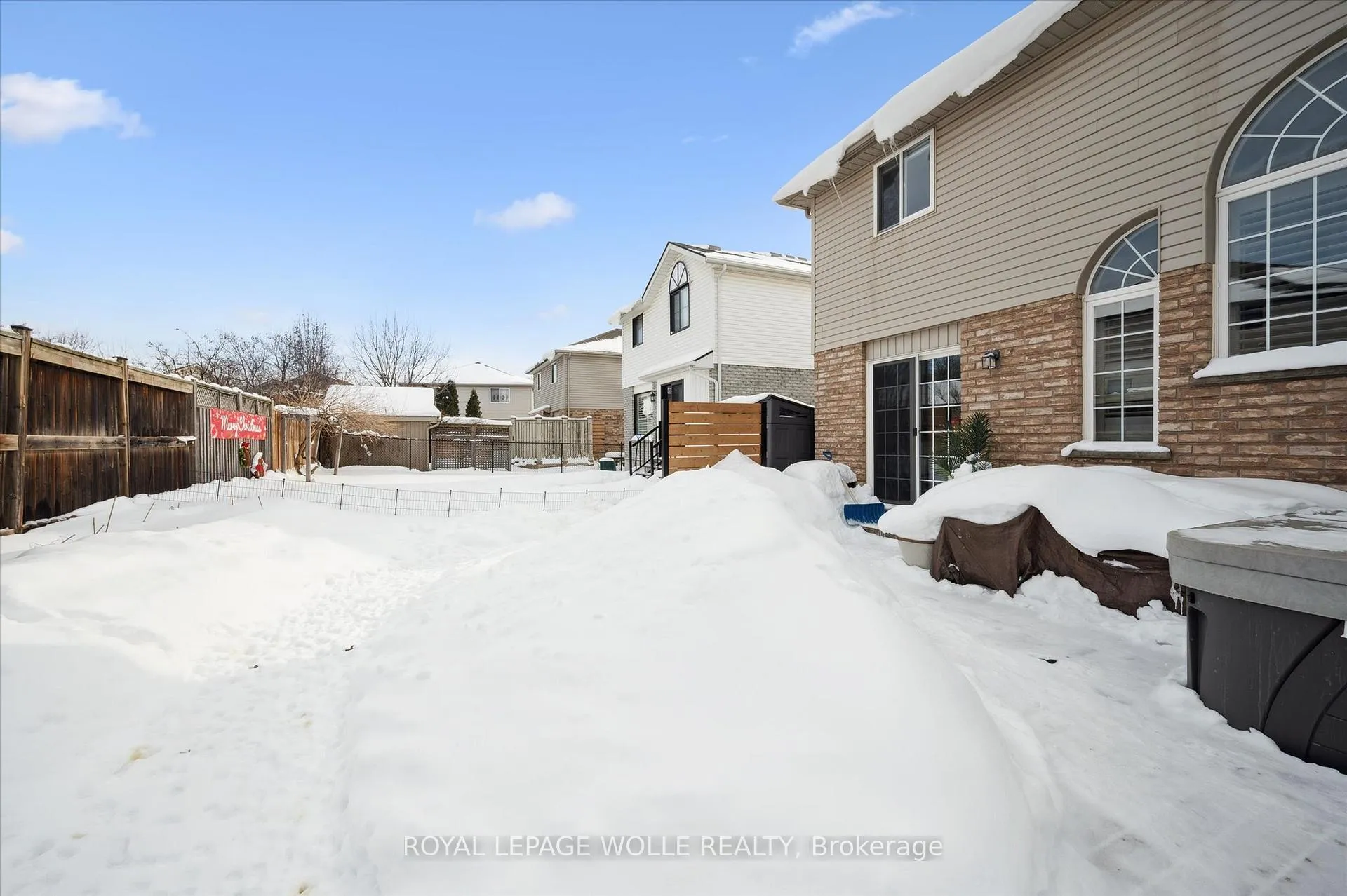 Photo 35 of 731 Breakwater Crescent, Waterloo — HOMEH