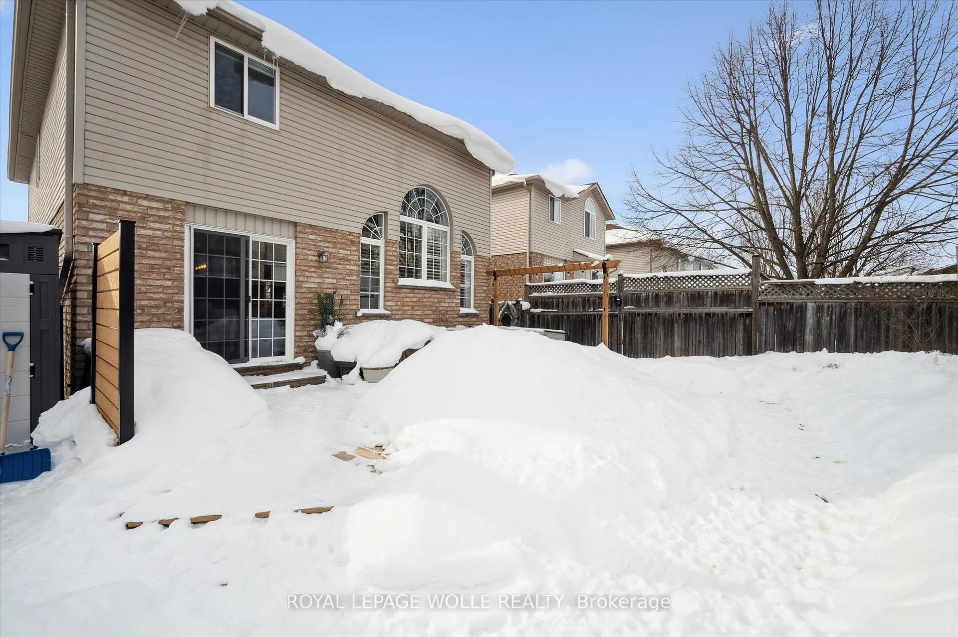 Photo 38 of 731 Breakwater Crescent, Waterloo — HOMEH