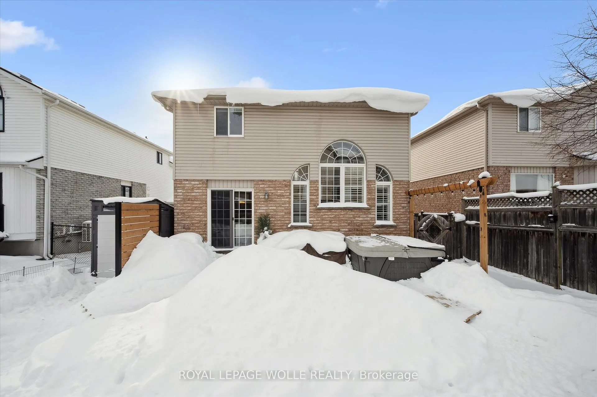 Photo 39 of 731 Breakwater Crescent, Waterloo — HOMEH