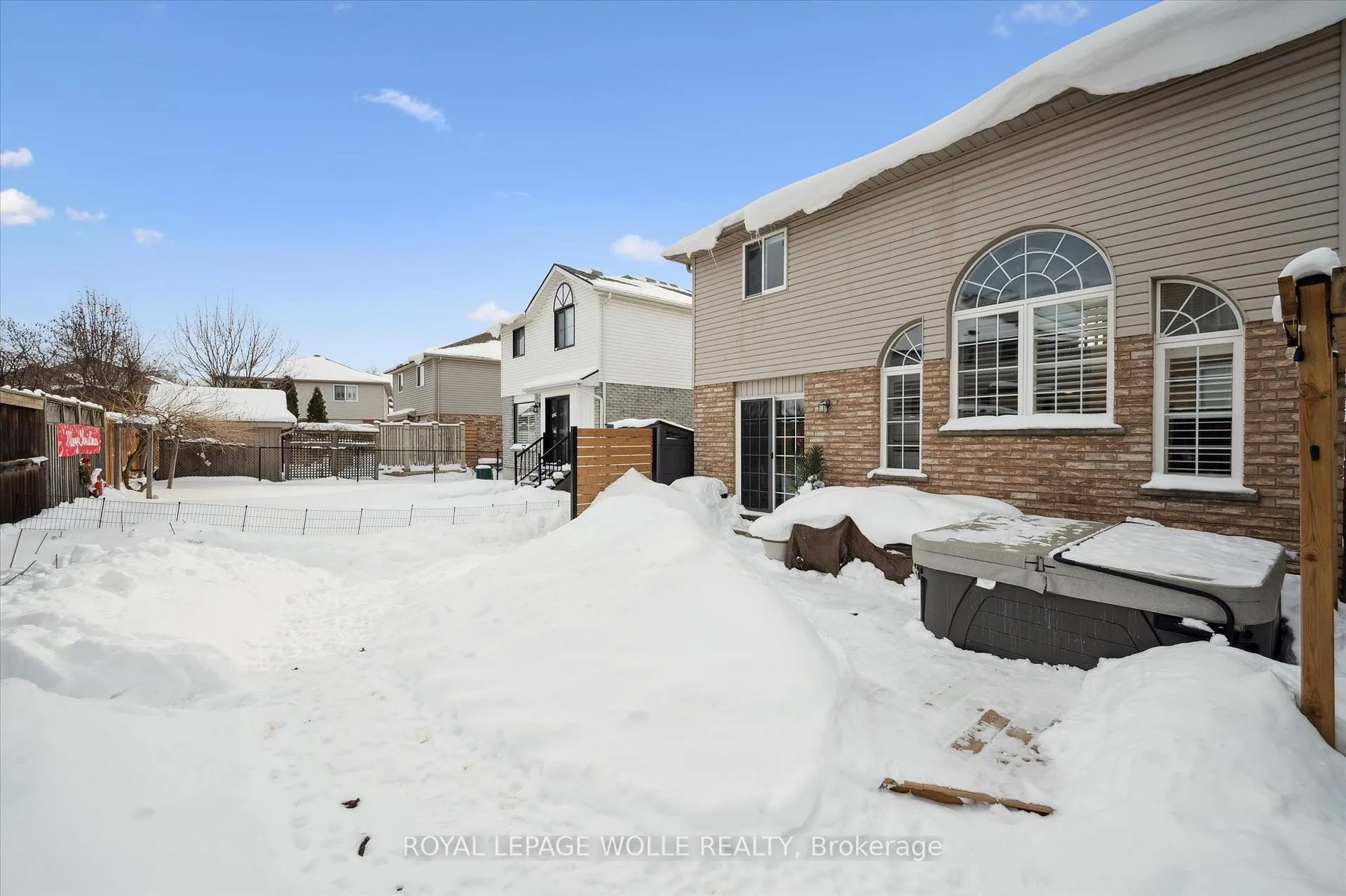 Photo 40 of 731 Breakwater Crescent, Waterloo — HOMEH