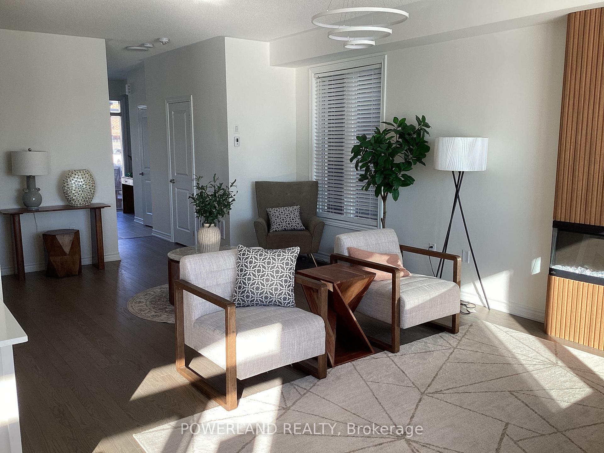 Photo 5 of 34 Phoenix Boulevard, Barrie, Rural Barrie Southeast — HOMEH