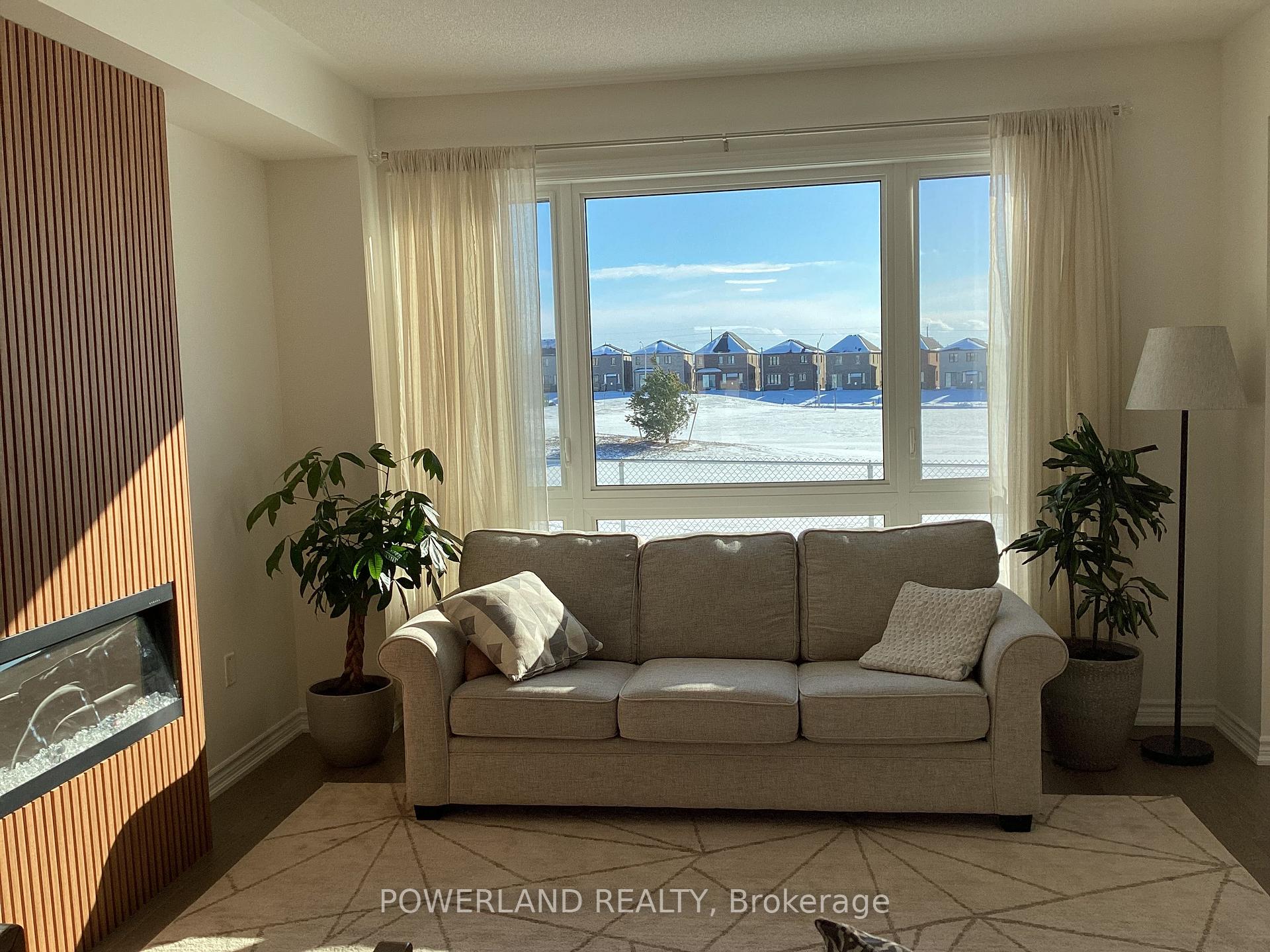 Photo 6 of 34 Phoenix Boulevard, Barrie, Rural Barrie Southeast — HOMEH