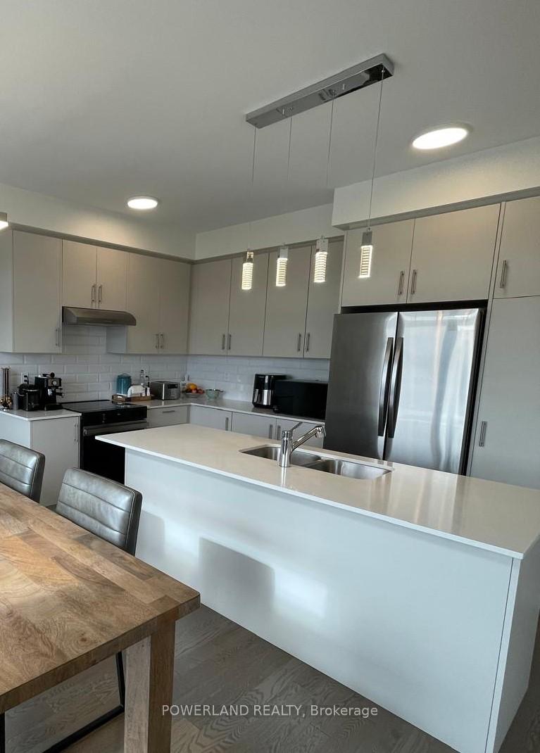 Photo 8 of 34 Phoenix Boulevard, Barrie, Rural Barrie Southeast — HOMEH