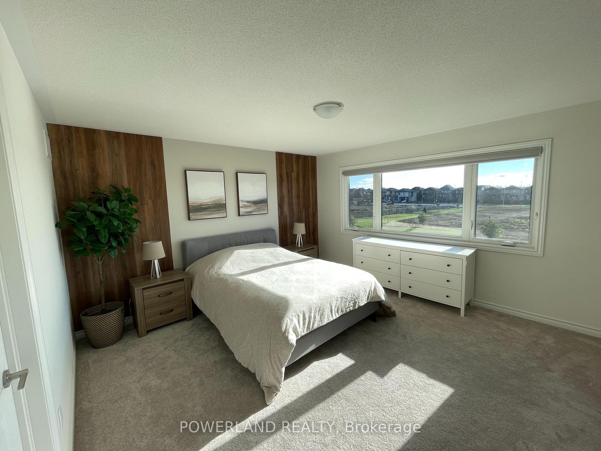 Photo 10 of 34 Phoenix Boulevard, Barrie, Rural Barrie Southeast — HOMEH