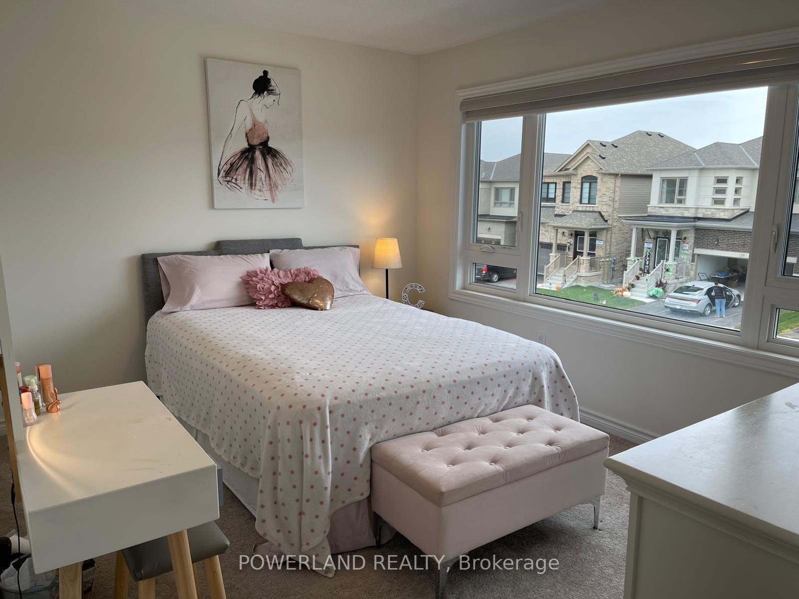 Photo 12 of 34 Phoenix Boulevard, Barrie, Rural Barrie Southeast — HOMEH