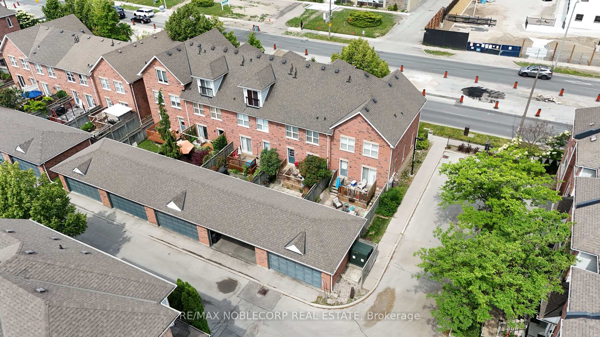 Photo 58 of D-17 Overlea Boulevard, Toronto, Thorncliffe Park — HOMEH