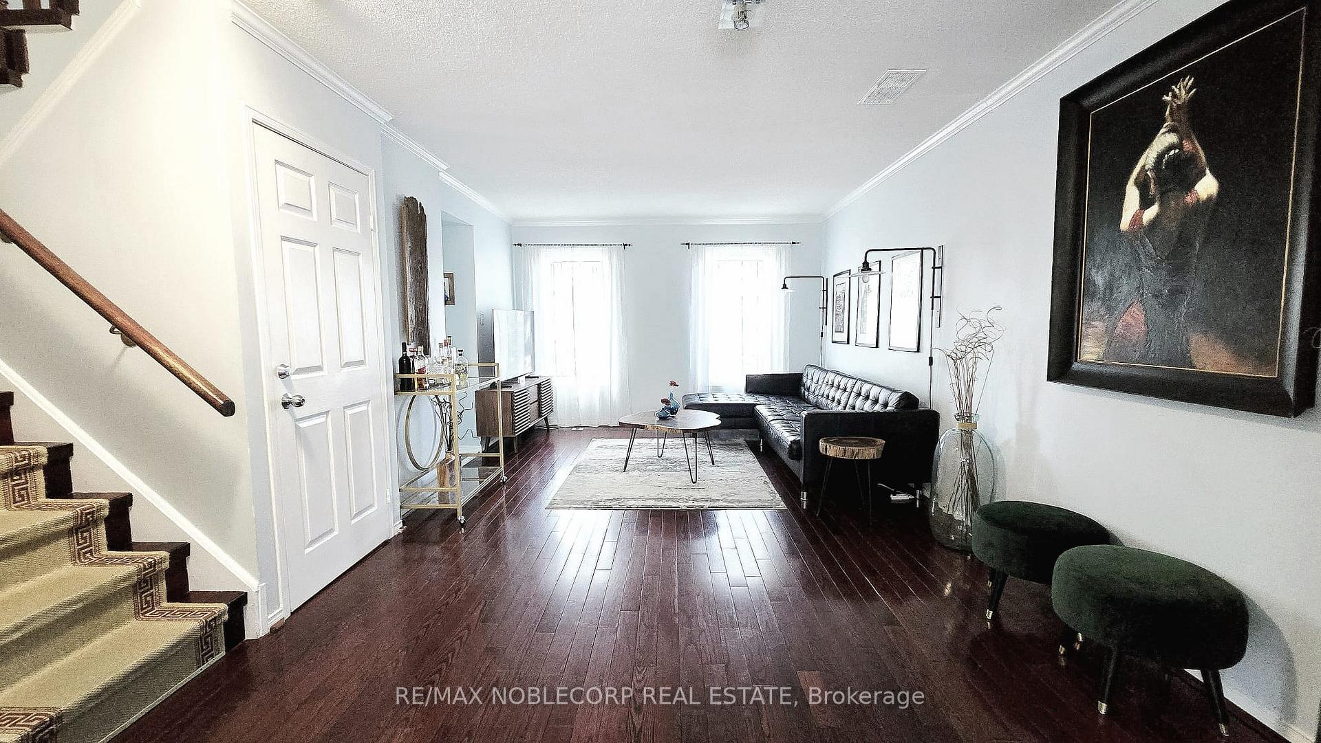 Photo 7 of D-17 Overlea Boulevard, Toronto, Thorncliffe Park — HOMEH