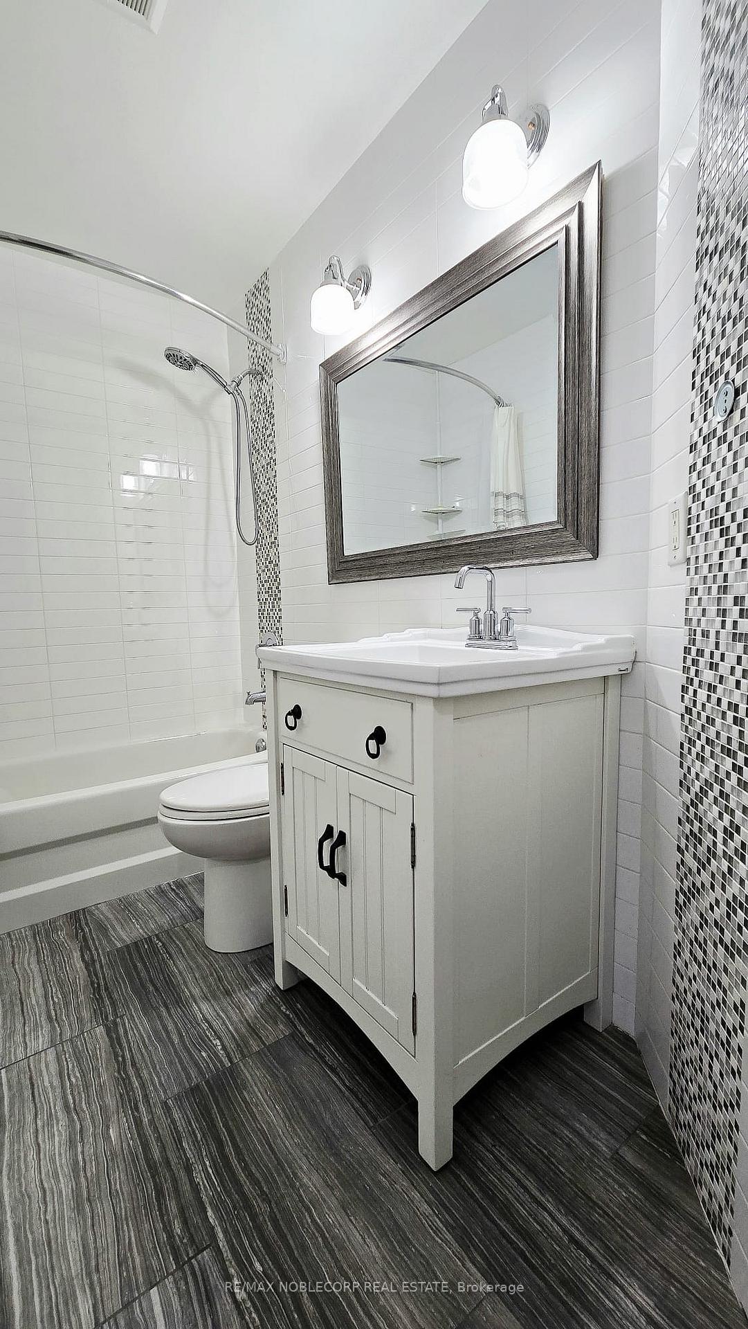 Photo 21 of D-17 Overlea Boulevard, Toronto, Thorncliffe Park — HOMEH