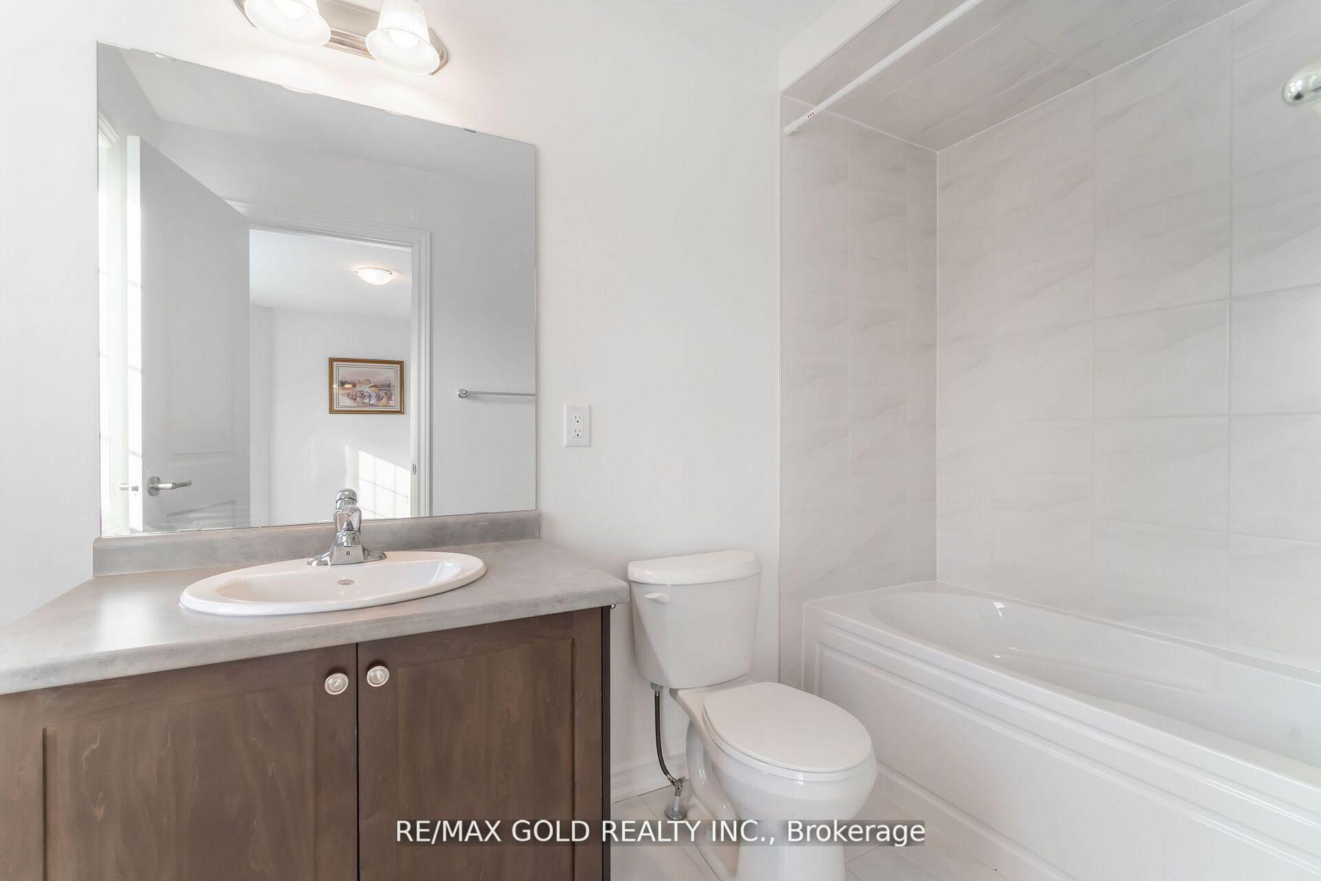 Photo 2 of 101 Hitchman Street E, Brant, Paris — HOMEH