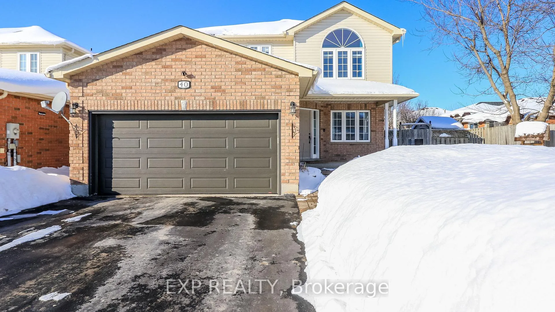 Photo 3 of 40 Benjamin Lane, Barrie, Painswick South — HOMEH