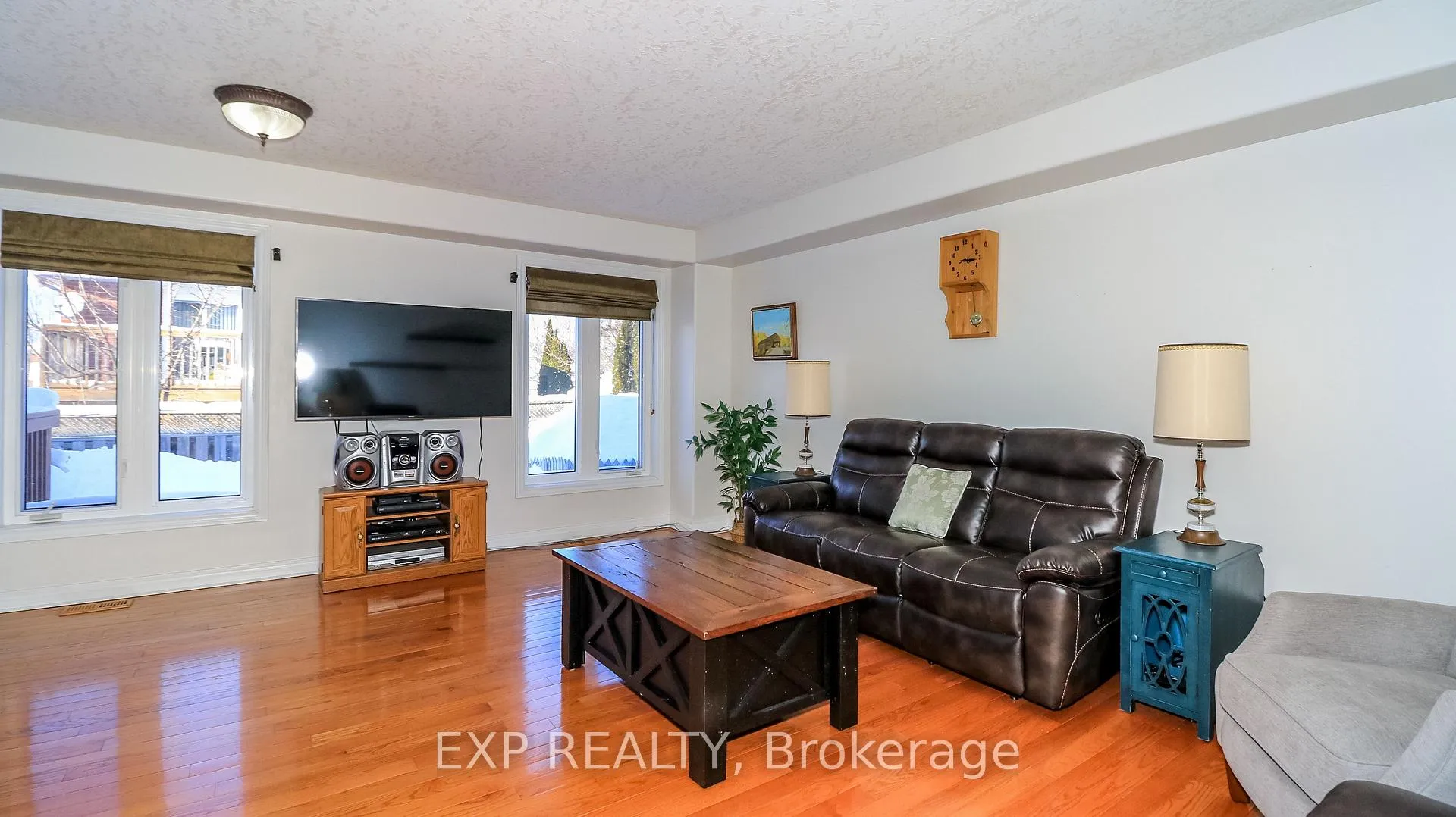Photo 10 of 40 Benjamin Lane, Barrie, Painswick South — HOMEH