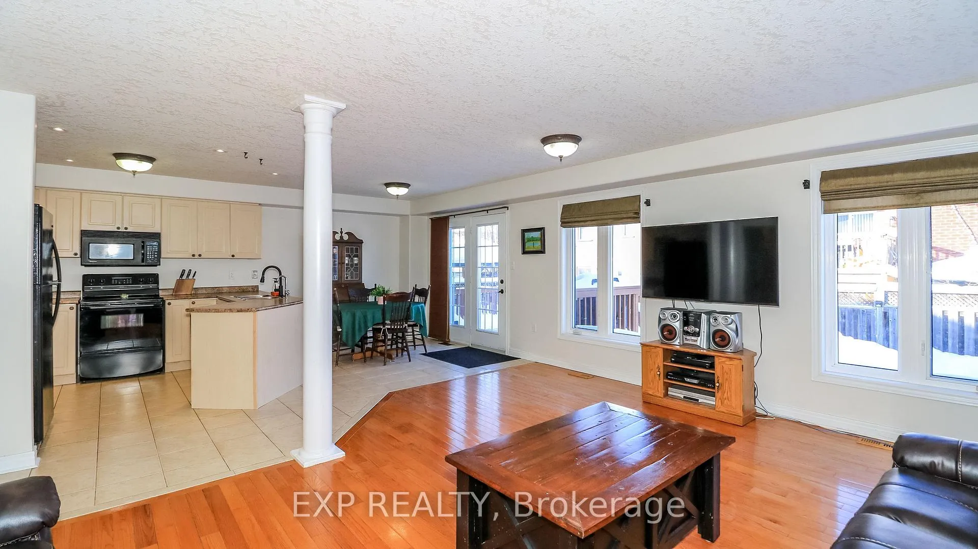 Photo 18 of 40 Benjamin Lane, Barrie, Painswick South — HOMEH