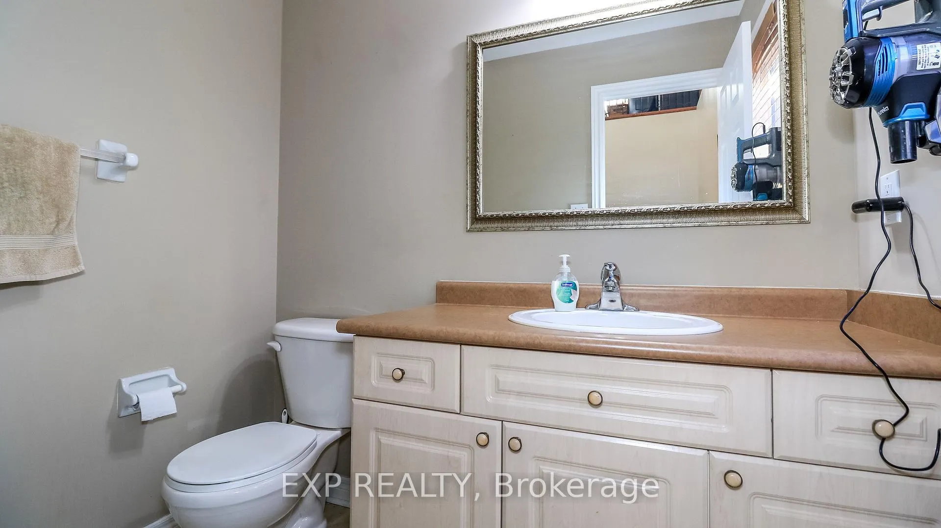 Photo 25 of 40 Benjamin Lane, Barrie, Painswick South — HOMEH