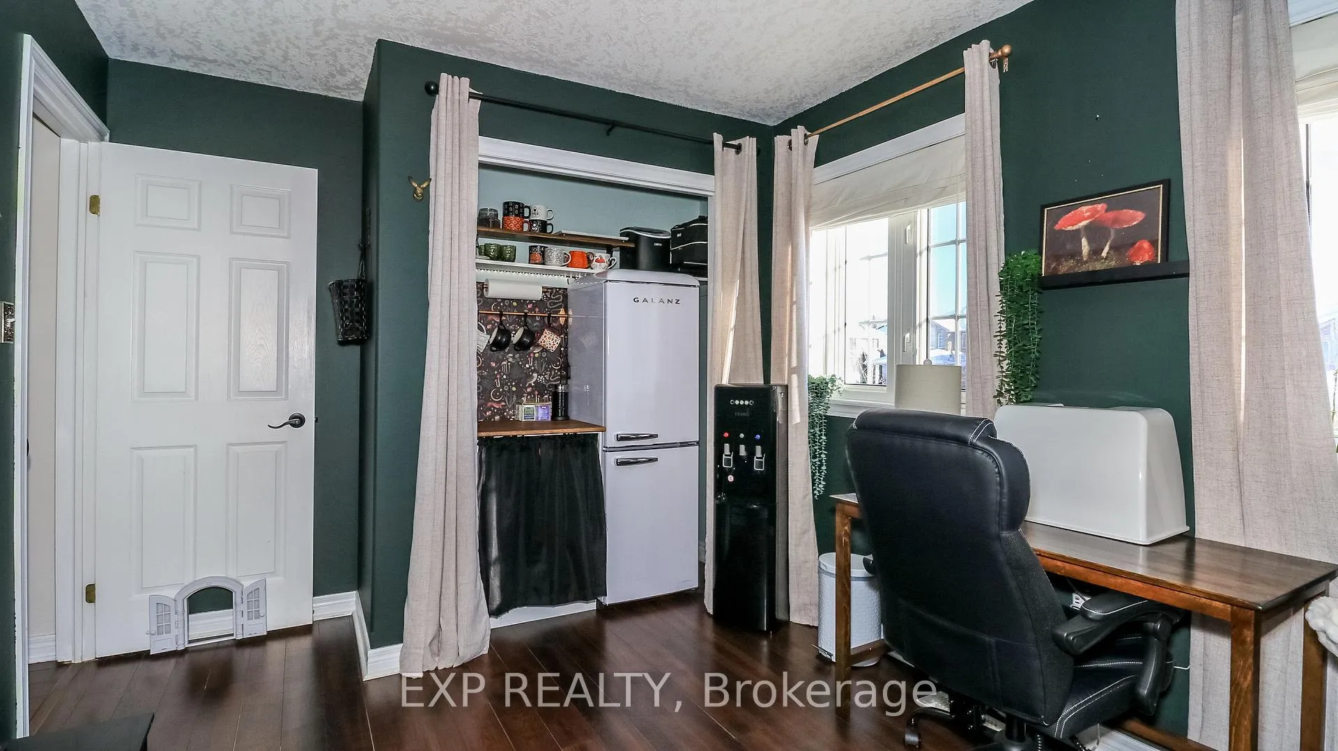 Photo 28 of 40 Benjamin Lane, Barrie, Painswick South — HOMEH