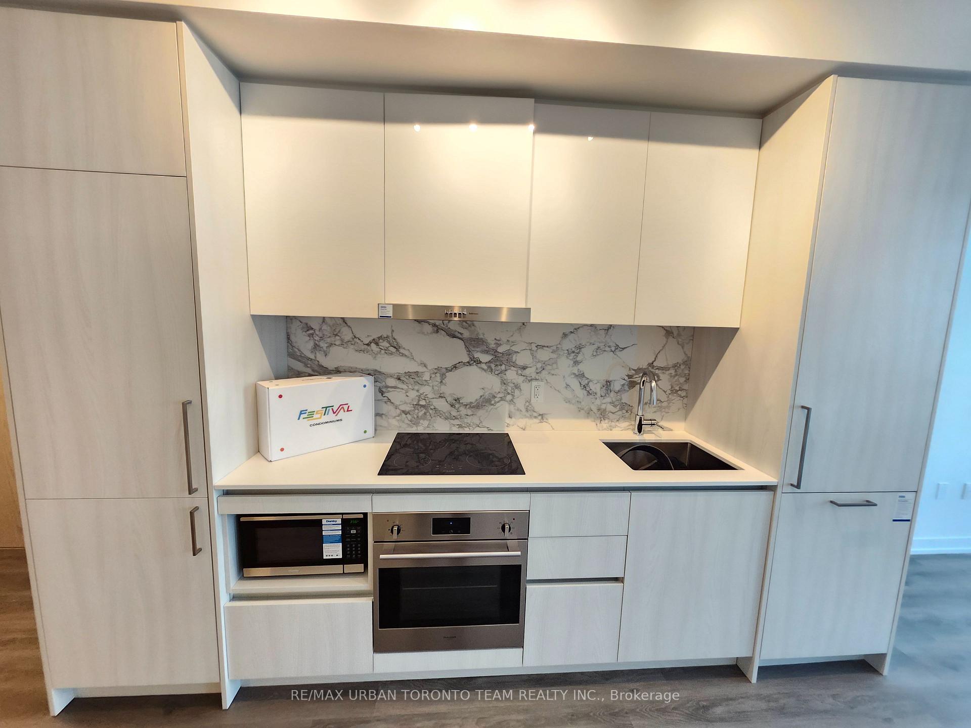 Photo 4 of Unit 4615, 225 Commerce Street W, Vaughan, Vaughan Corporate Centre — HOMEH
