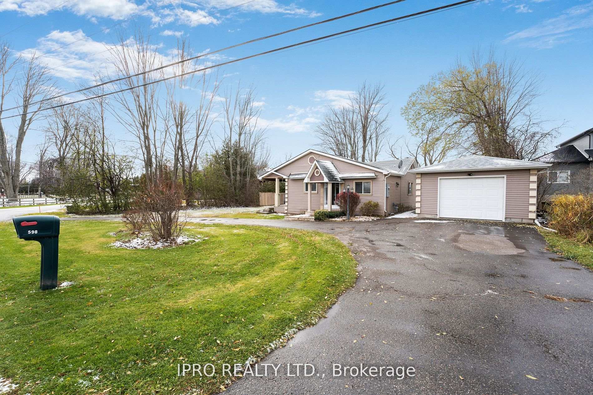 Front of 598 Duclos Point Road