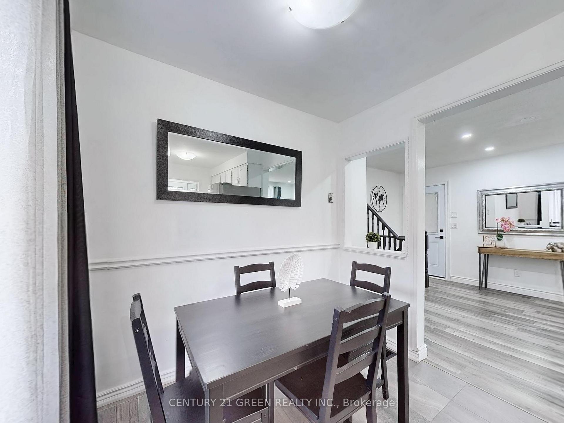 Photo 12 of 118 Homefield Square, Clarington, Courtice — HOMEH