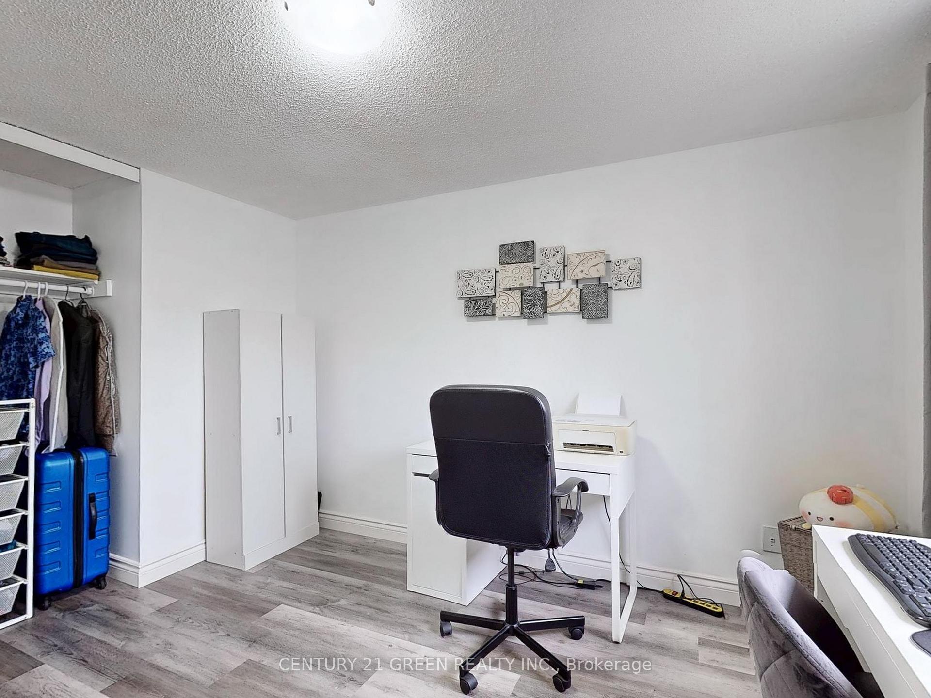 Photo 23 of 118 Homefield Square, Clarington, Courtice — HOMEH