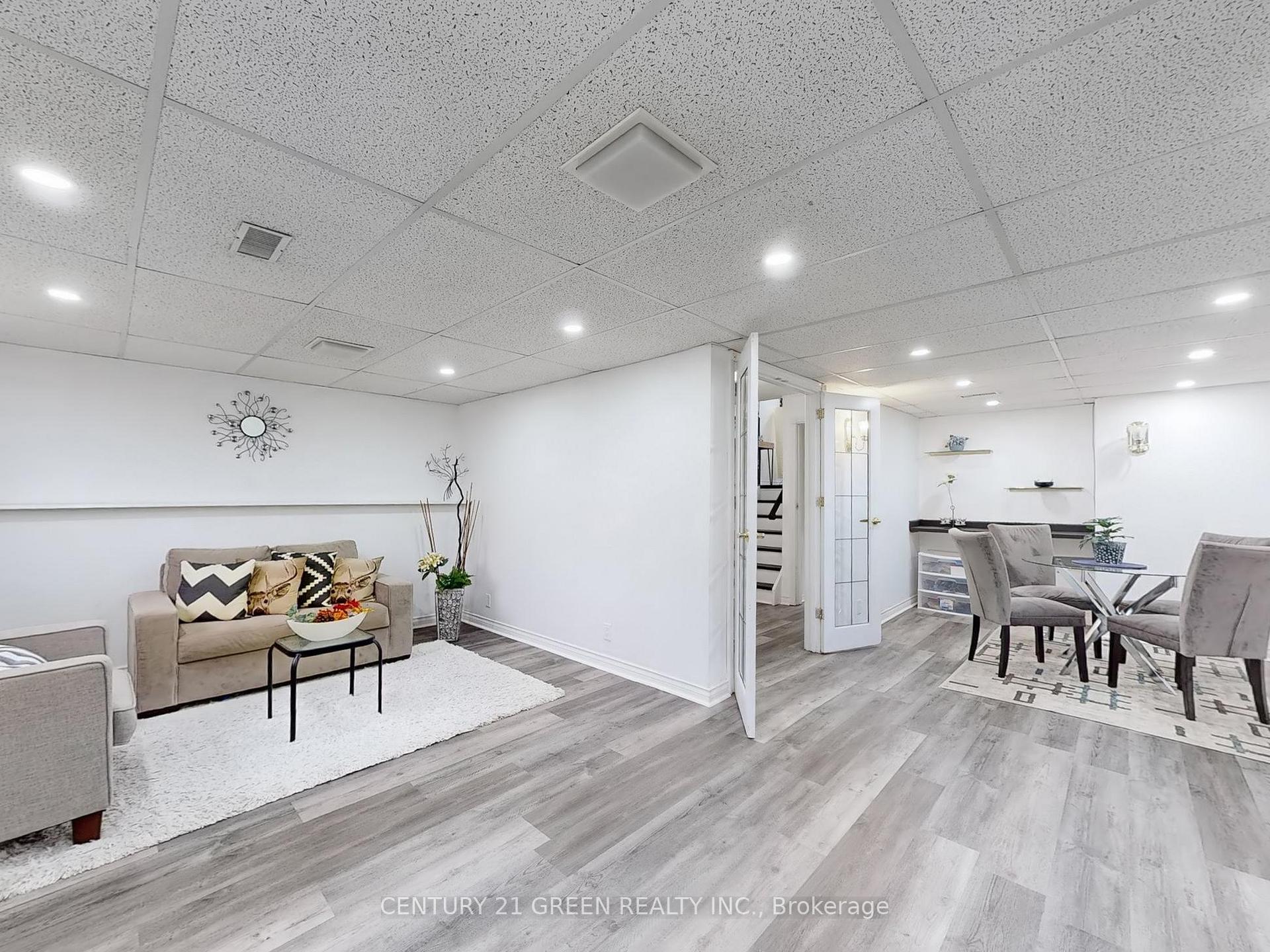 Photo 26 of 118 Homefield Square, Clarington, Courtice — HOMEH