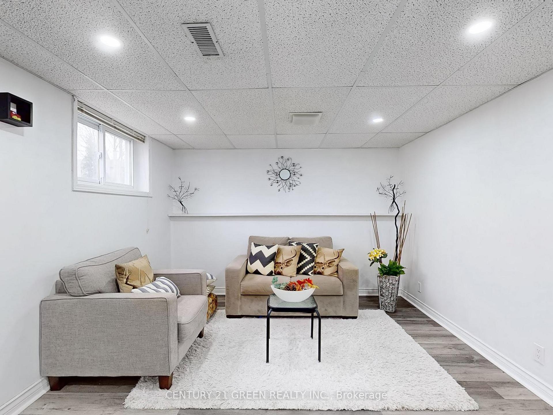 Photo 27 of 118 Homefield Square, Clarington, Courtice — HOMEH