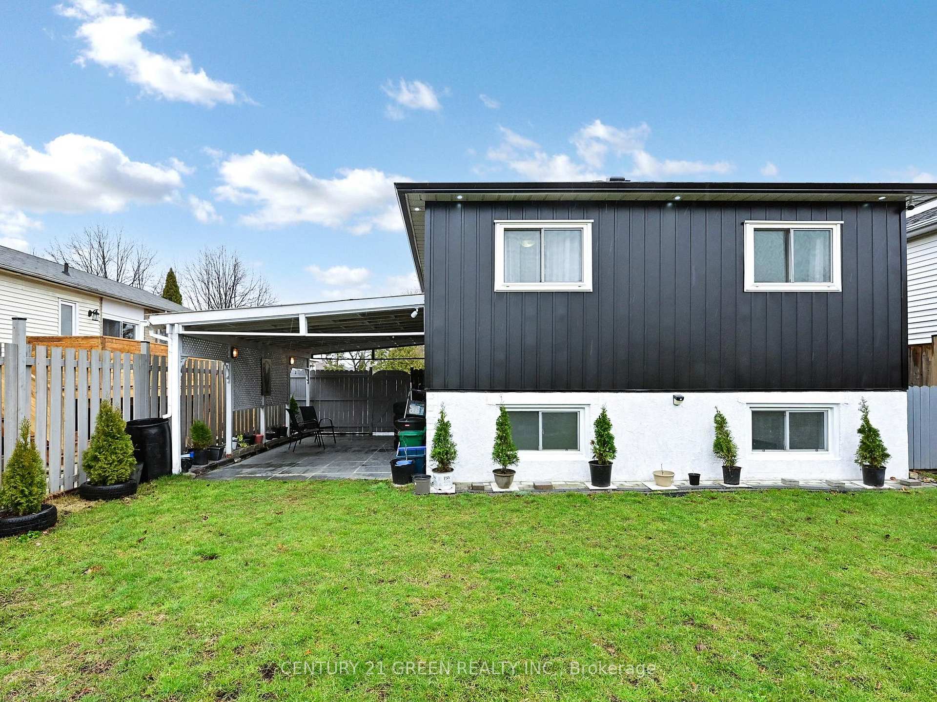 Photo 40 of 118 Homefield Square, Clarington, Courtice — HOMEH