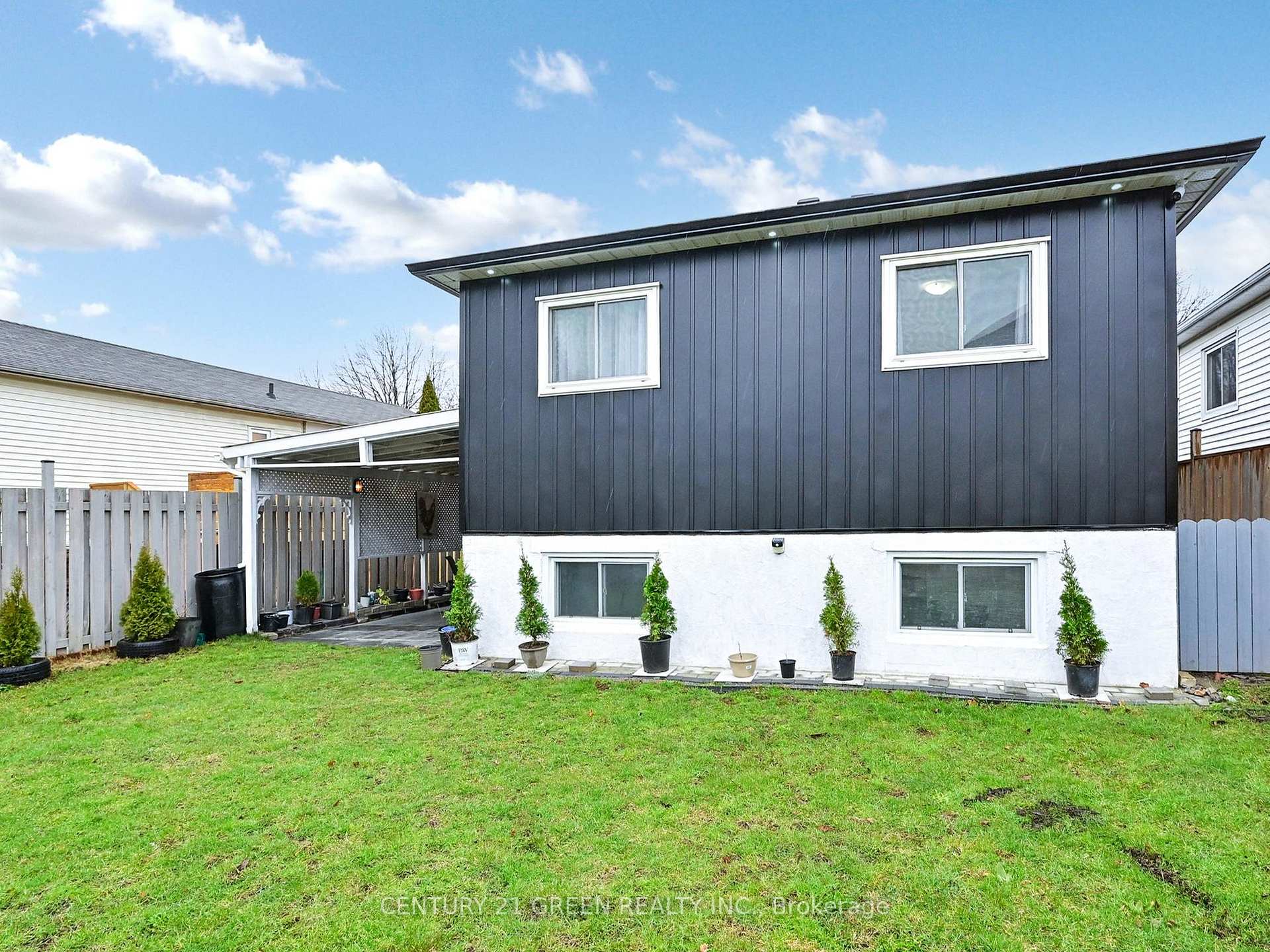 Photo 43 of 118 Homefield Square, Clarington, Courtice — HOMEH