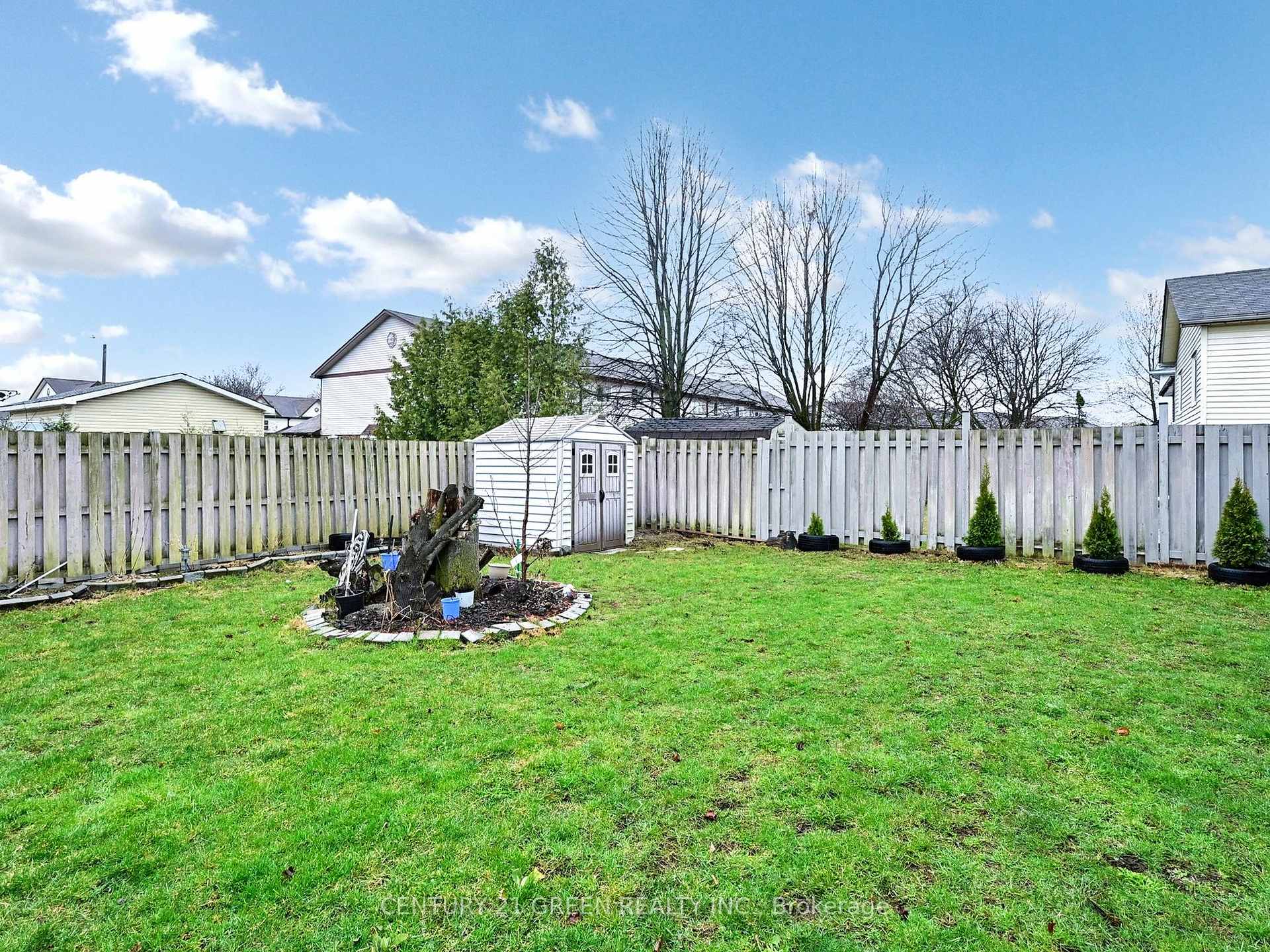 Photo 44 of 118 Homefield Square, Clarington, Courtice — HOMEH
