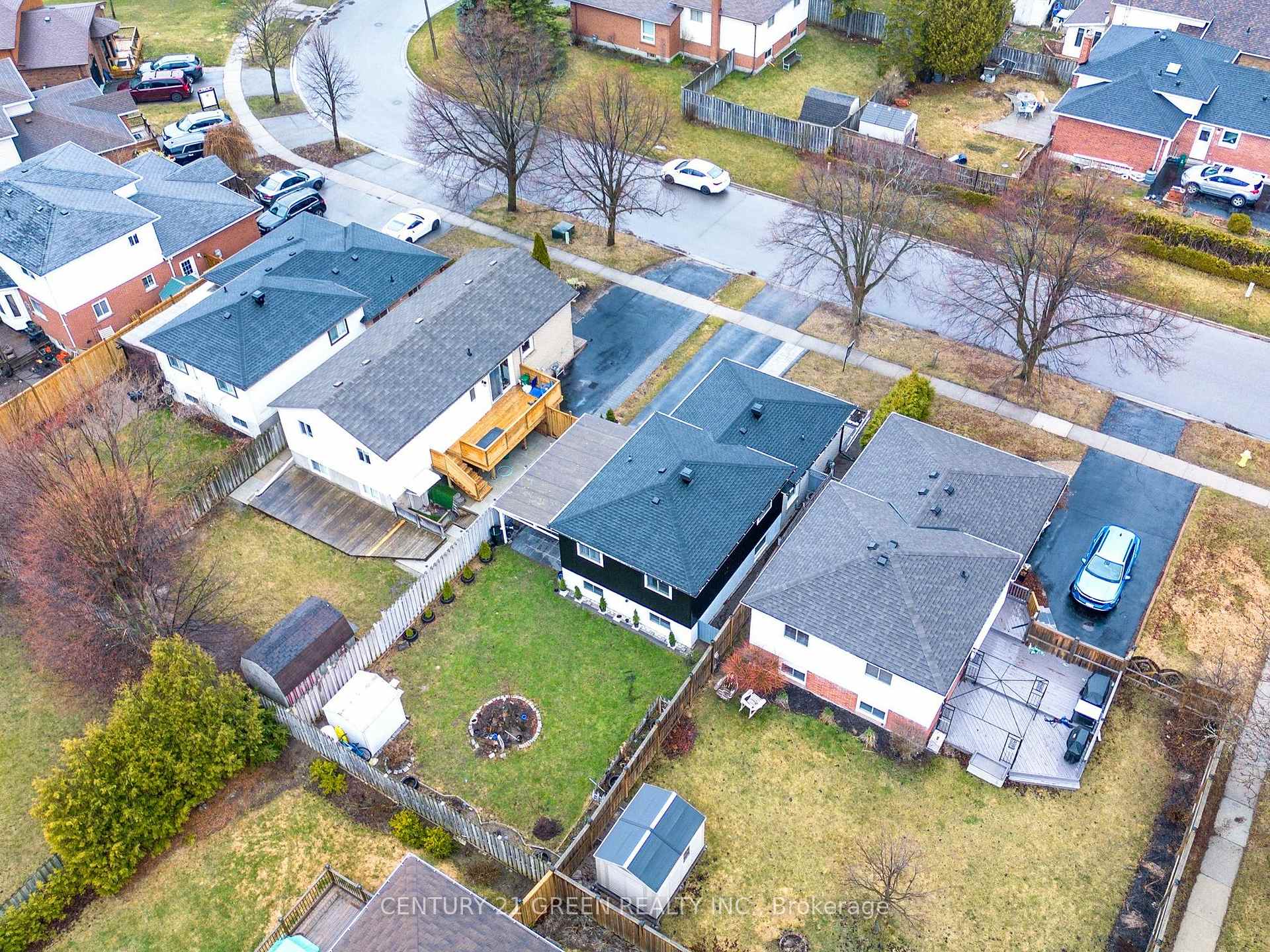 Photo 47 of 118 Homefield Square, Clarington, Courtice — HOMEH