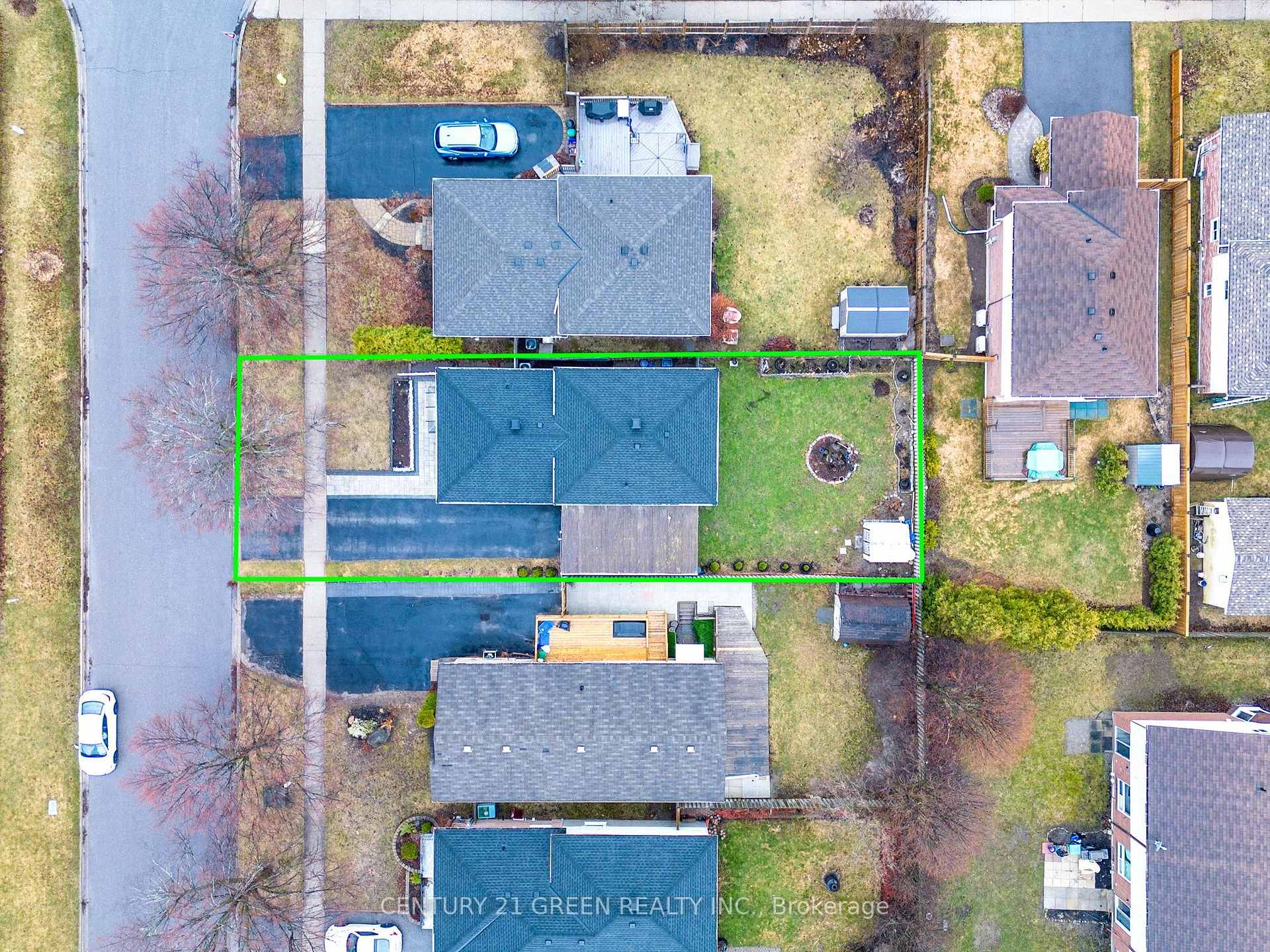 Photo 48 of 118 Homefield Square, Clarington, Courtice — HOMEH