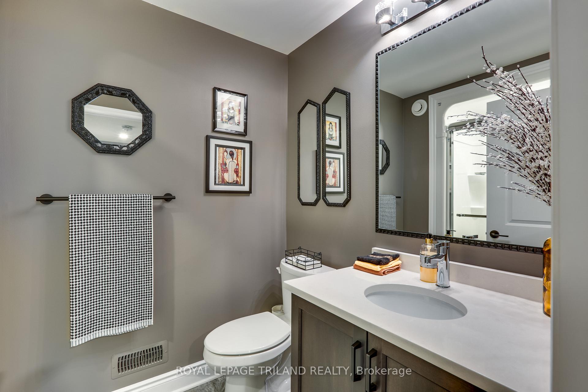 Photo 59 of 16 Violet Court, Middlesex Centre, Ilderton — HOMEH
