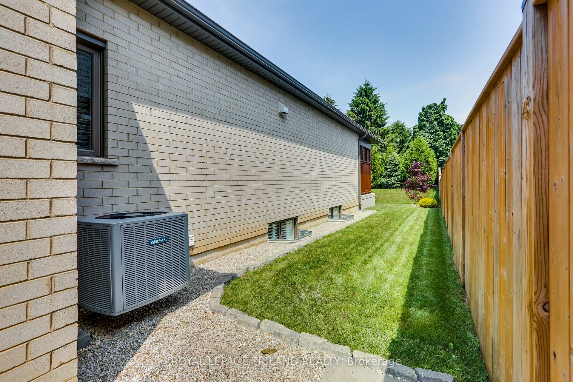 Photo 85 of 16 Violet Court, Middlesex Centre, Ilderton — HOMEH