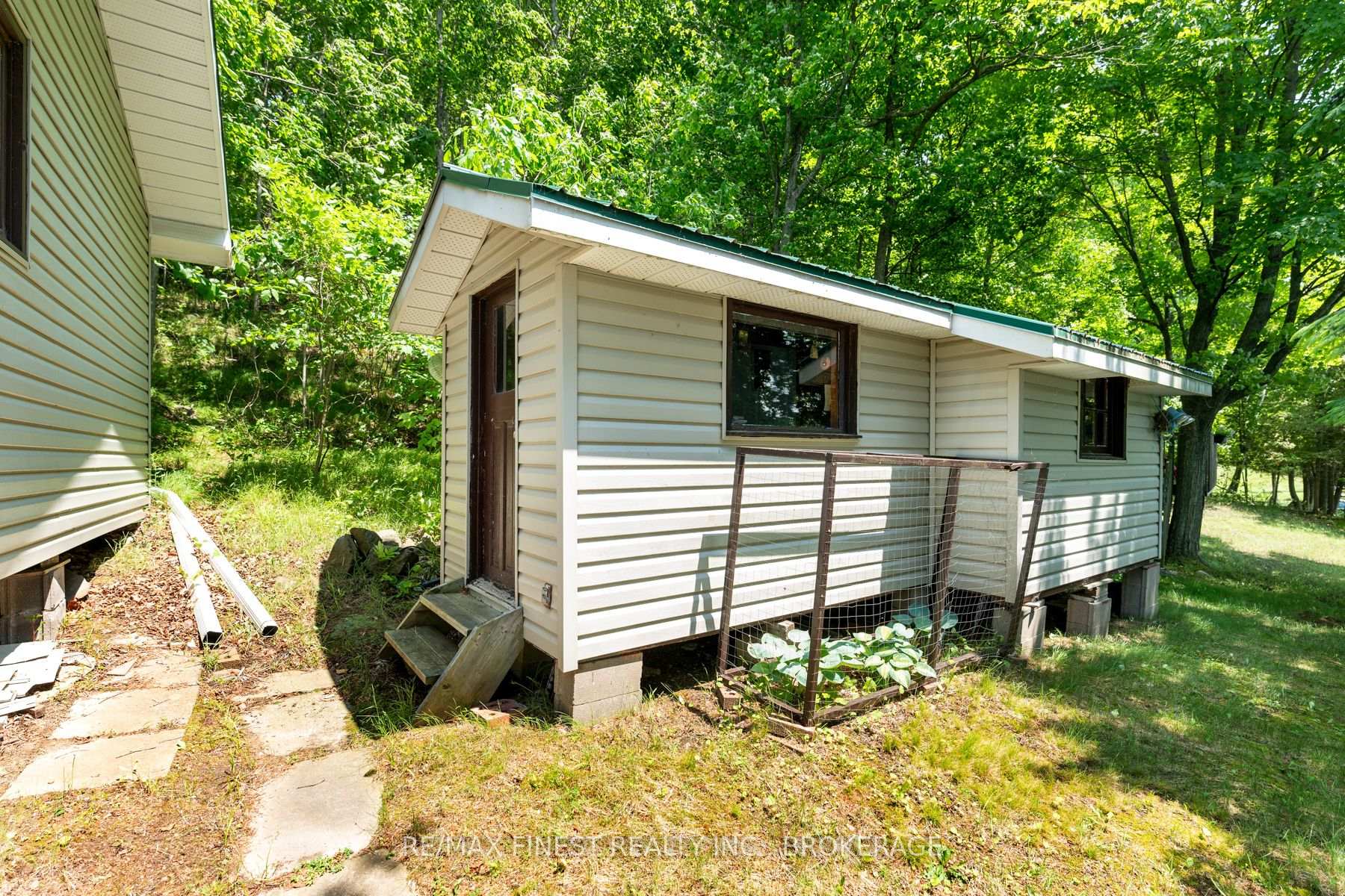 Photo 12 of 101 Split Rail Lane, Frontenac, Frontenac South — HOMEH