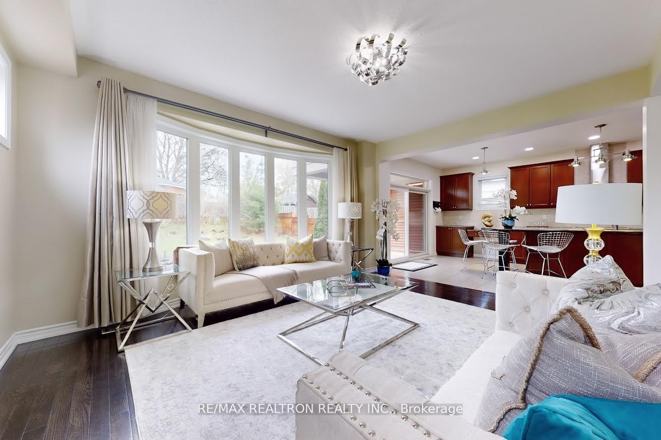 Photo 4 of 571 Maitland Drive, Pickering, Rosebank — HOMEH