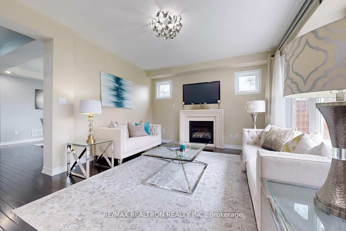 Photo 5 of 571 Maitland Drive, Pickering, Rosebank — HOMEH