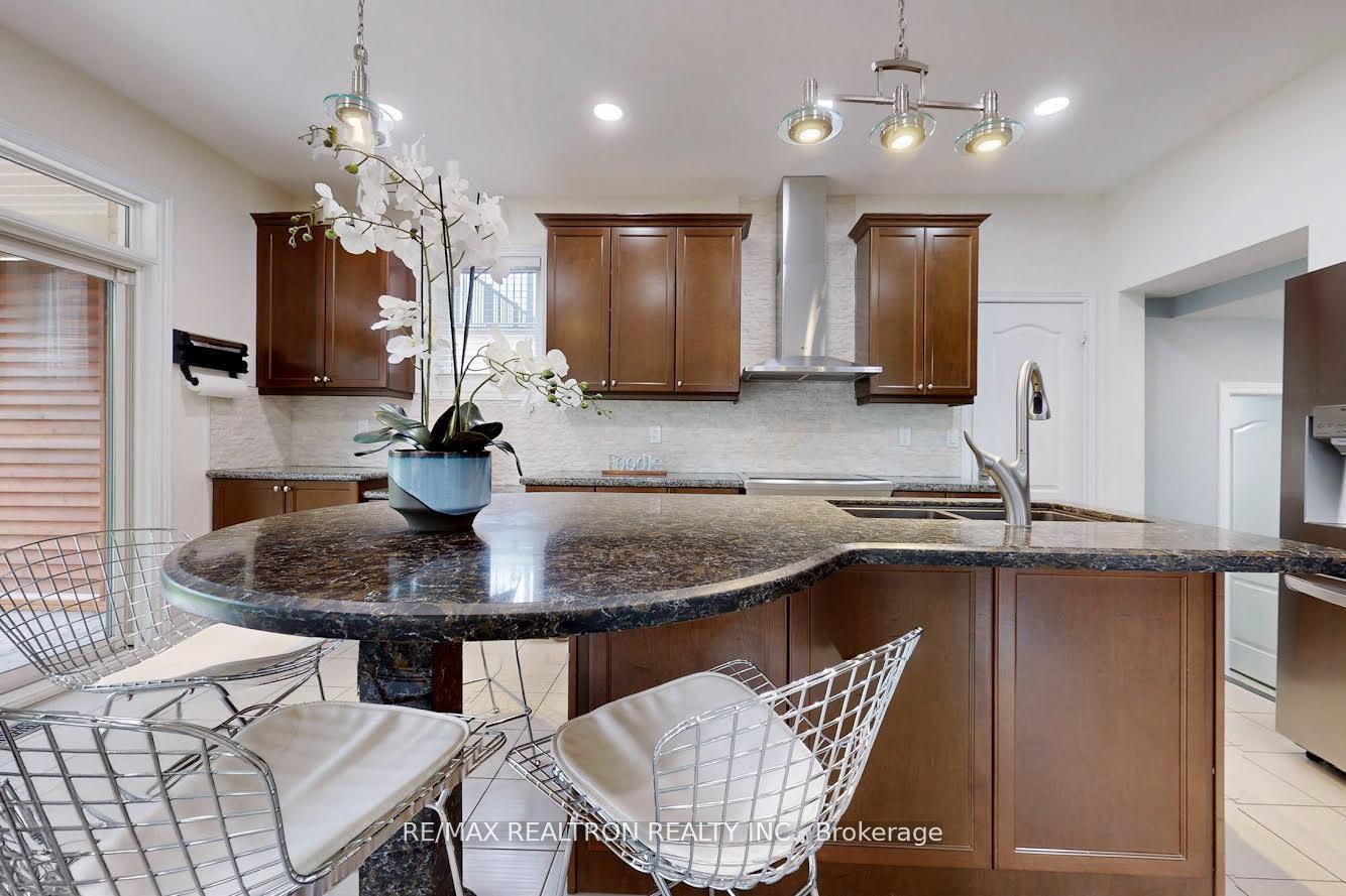 Photo 12 of 571 Maitland Drive, Pickering, Rosebank — HOMEH