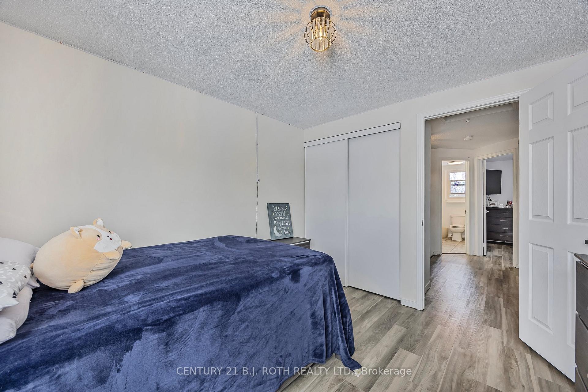 Photo 12 of 13 Wallace Drive, Barrie, Northwest — HOMEH