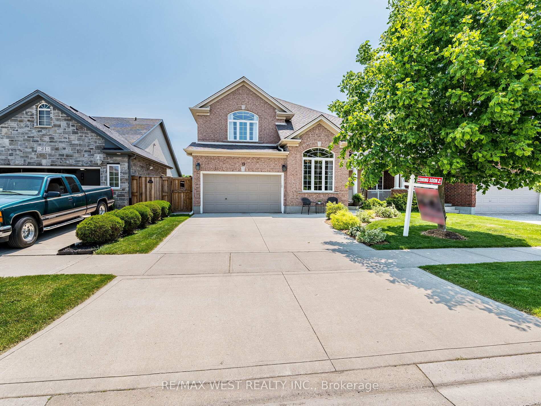 Photo 1 of 19 Bowen Drive, Guelph, Victoria North — HOMEH