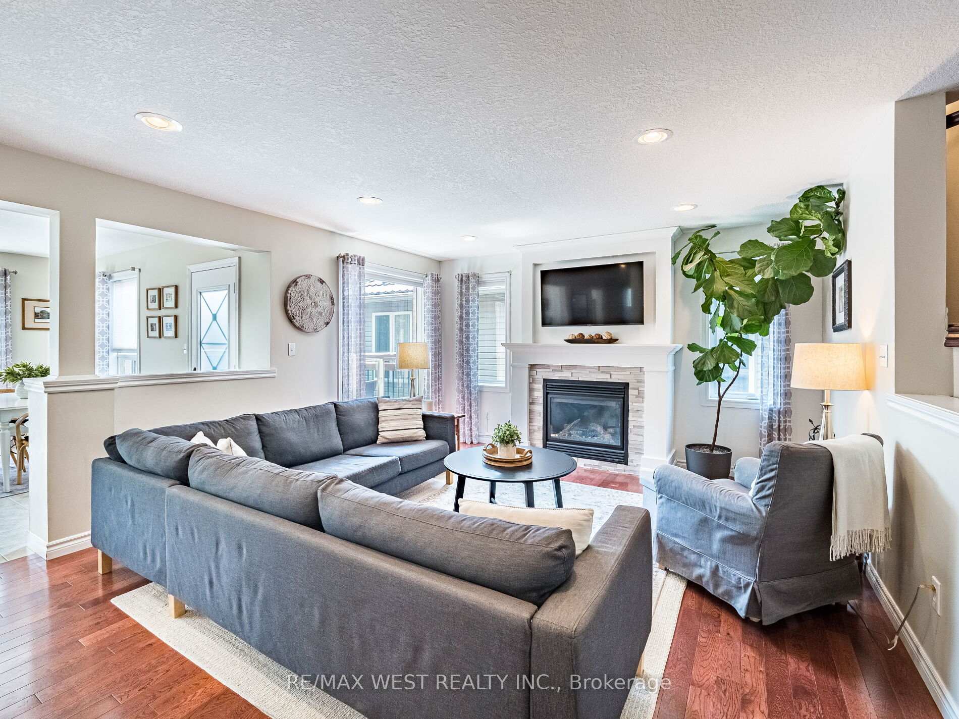 Photo 7 of 19 Bowen Drive, Guelph, Victoria North — HOMEH