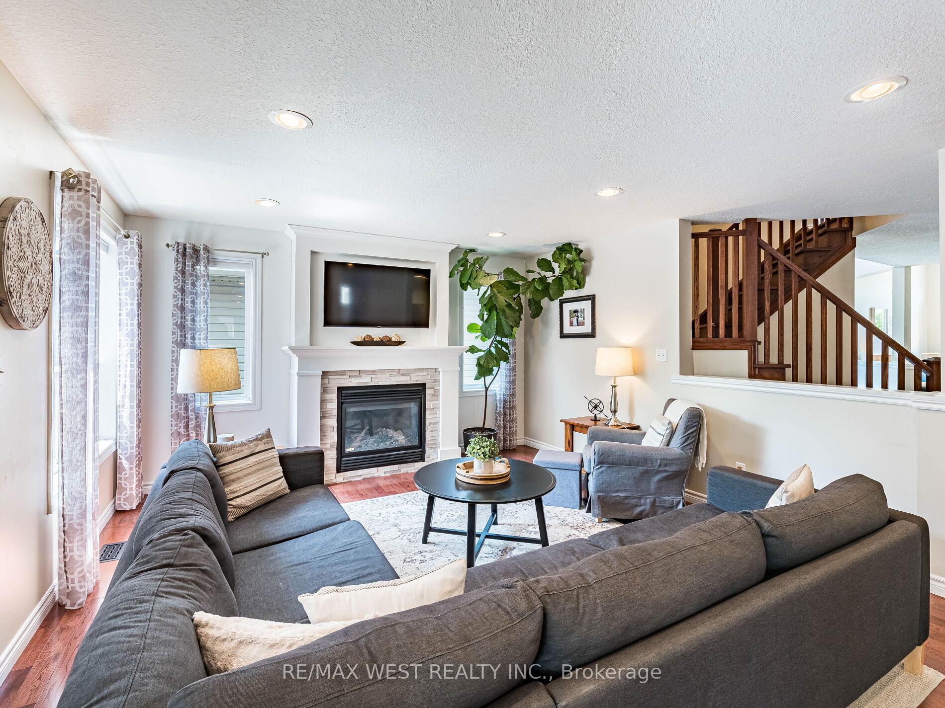 Photo 9 of 19 Bowen Drive, Guelph, Victoria North — HOMEH