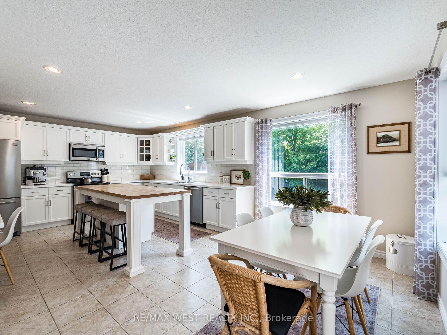Photo 11 of 19 Bowen Drive, Guelph, Victoria North — HOMEH