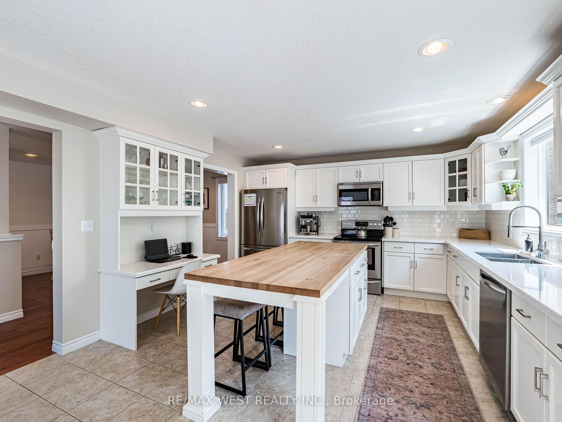 Photo 12 of 19 Bowen Drive, Guelph, Victoria North — HOMEH