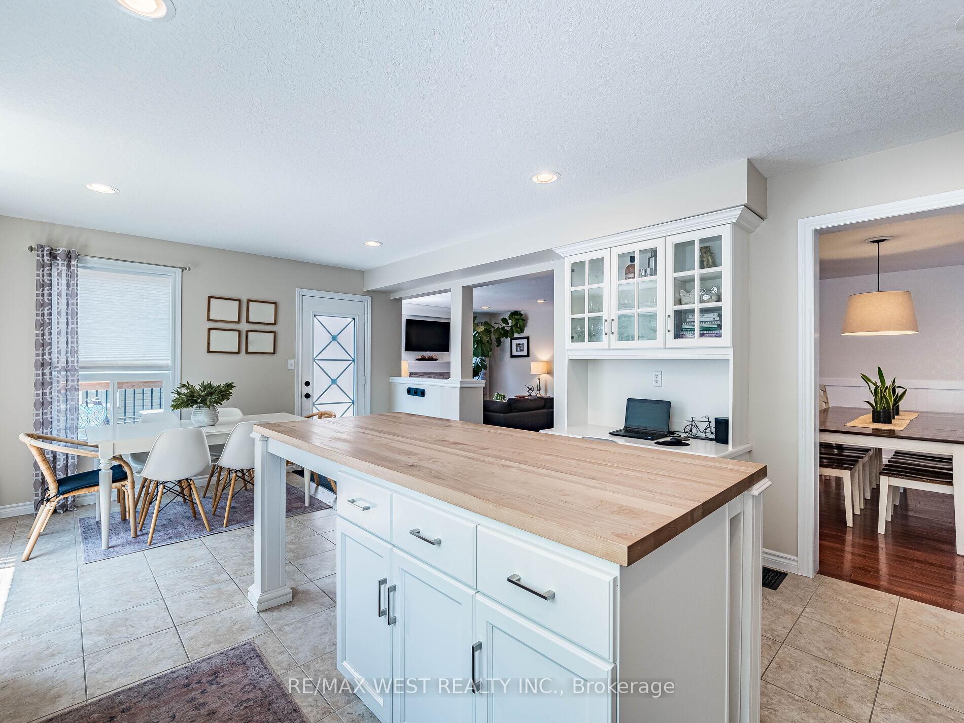 Photo 14 of 19 Bowen Drive, Guelph, Victoria North — HOMEH